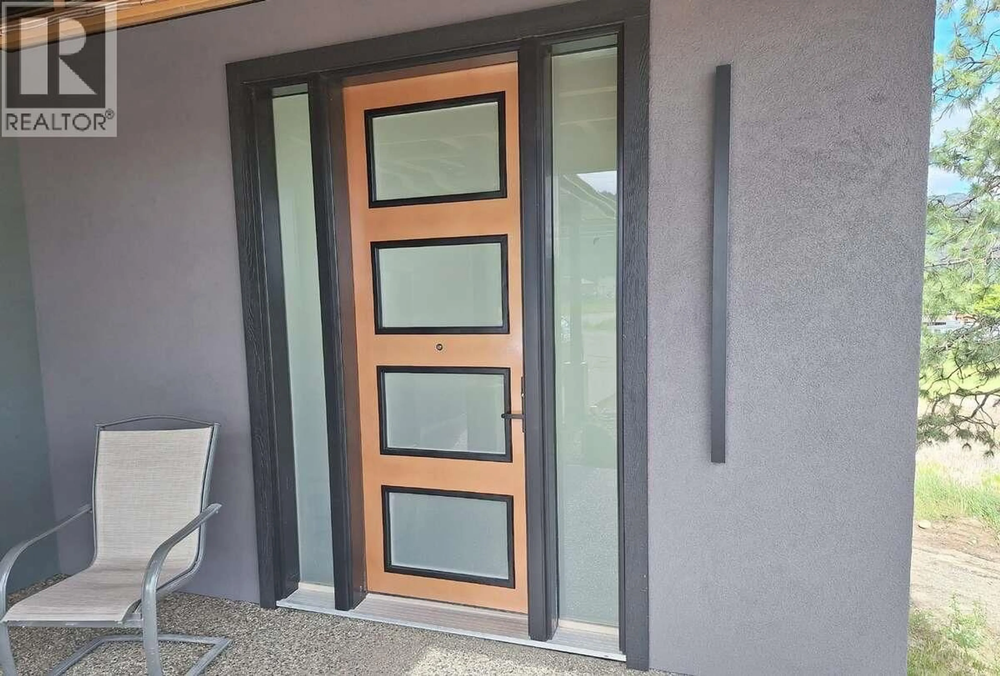 Indoor entryway for 7614 MCCALLUM VIEW DRIVE, Grand Forks British Columbia V0H1H2