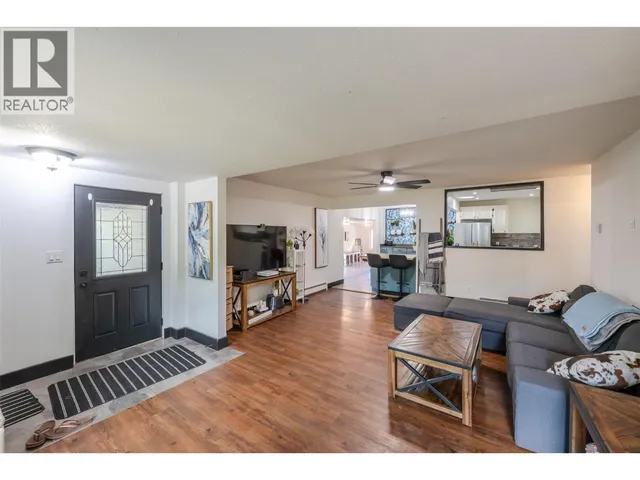 2122 MAIN STREET, Cawston 3