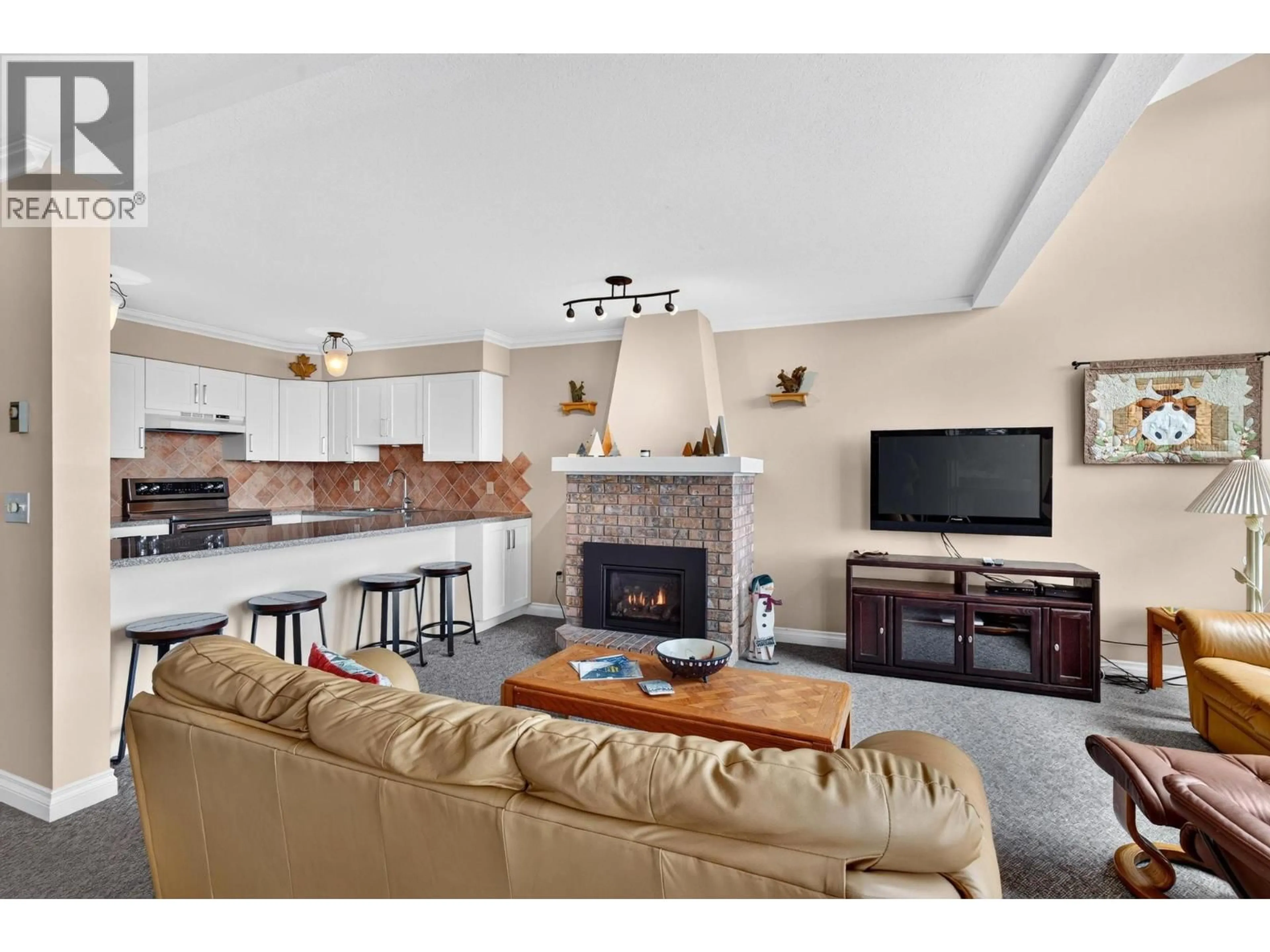Living room with furniture, unknown for 1 - 7615 PORCUPINE ROAD, Big White British Columbia V1P1T4