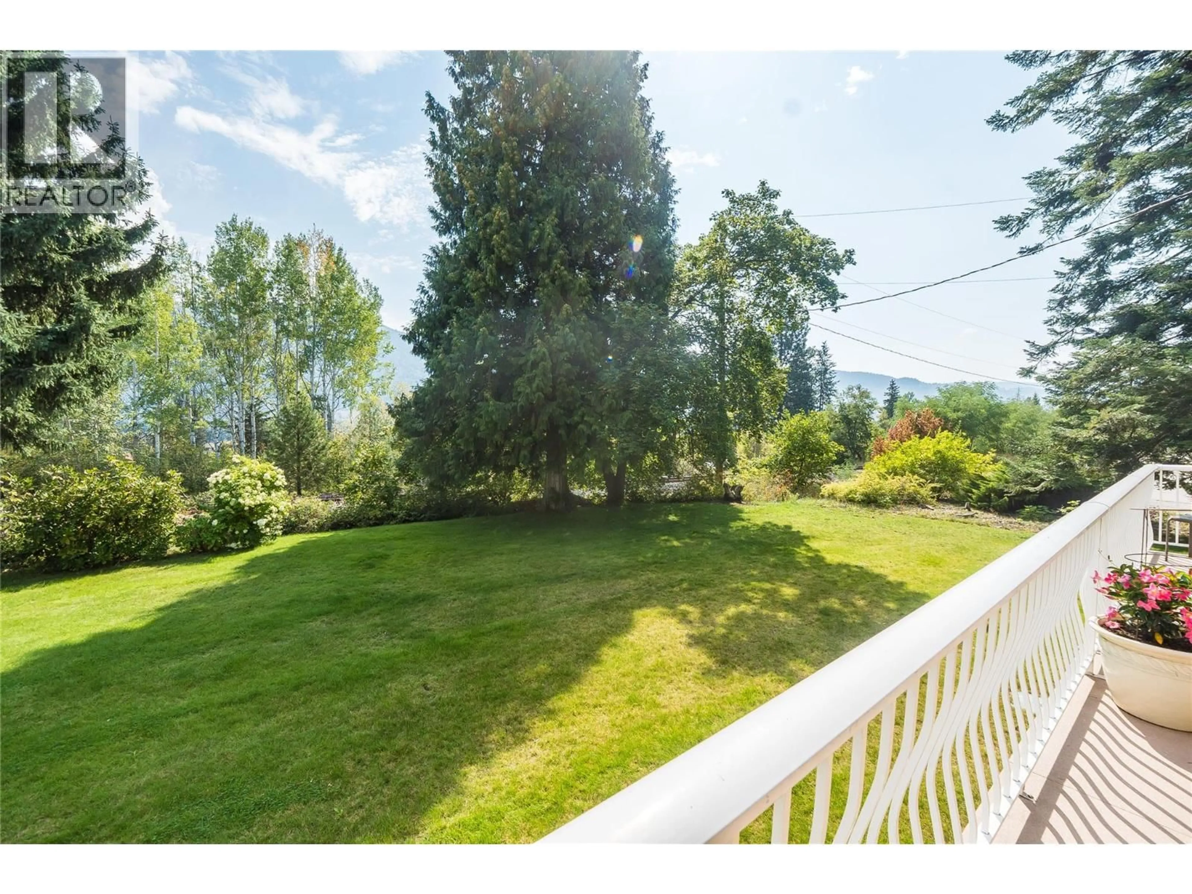 Patio, water/lake/river/ocean view for 2625 6TH AVENUE, Castlegar British Columbia V1N2W3