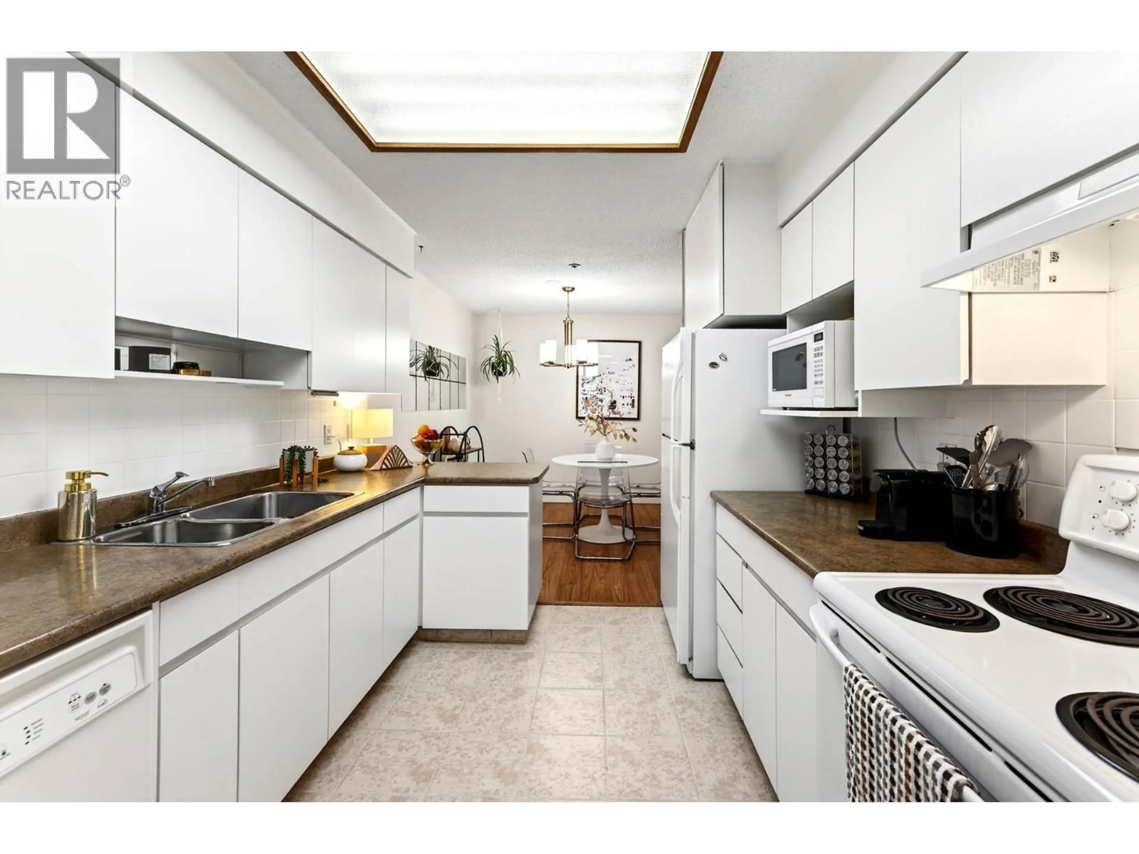 Standard kitchen, unknown for 212 - 1085 12TH AVENUE, Kamloops British Columbia V2C6A2