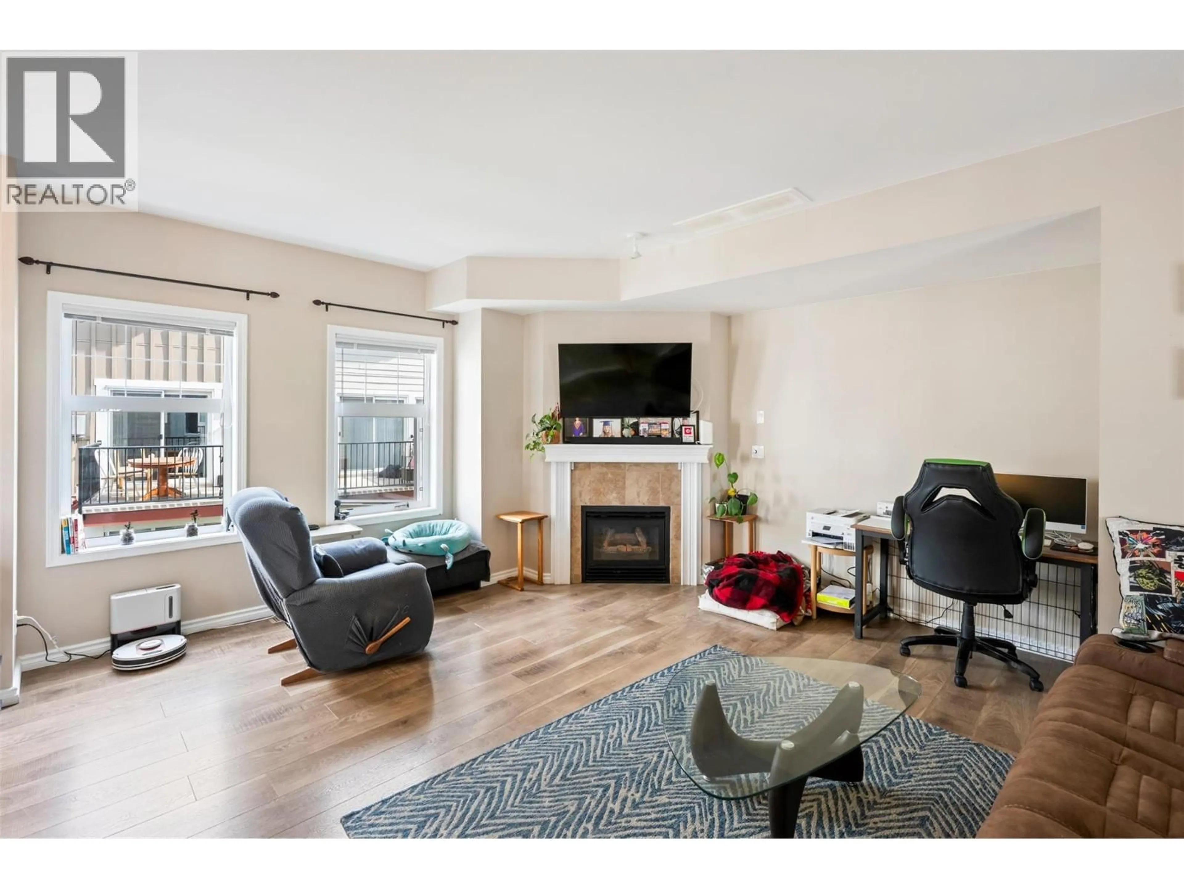Living room with furniture, unknown for 128 - 3363 WILSON STREET, Penticton British Columbia V2A8E3