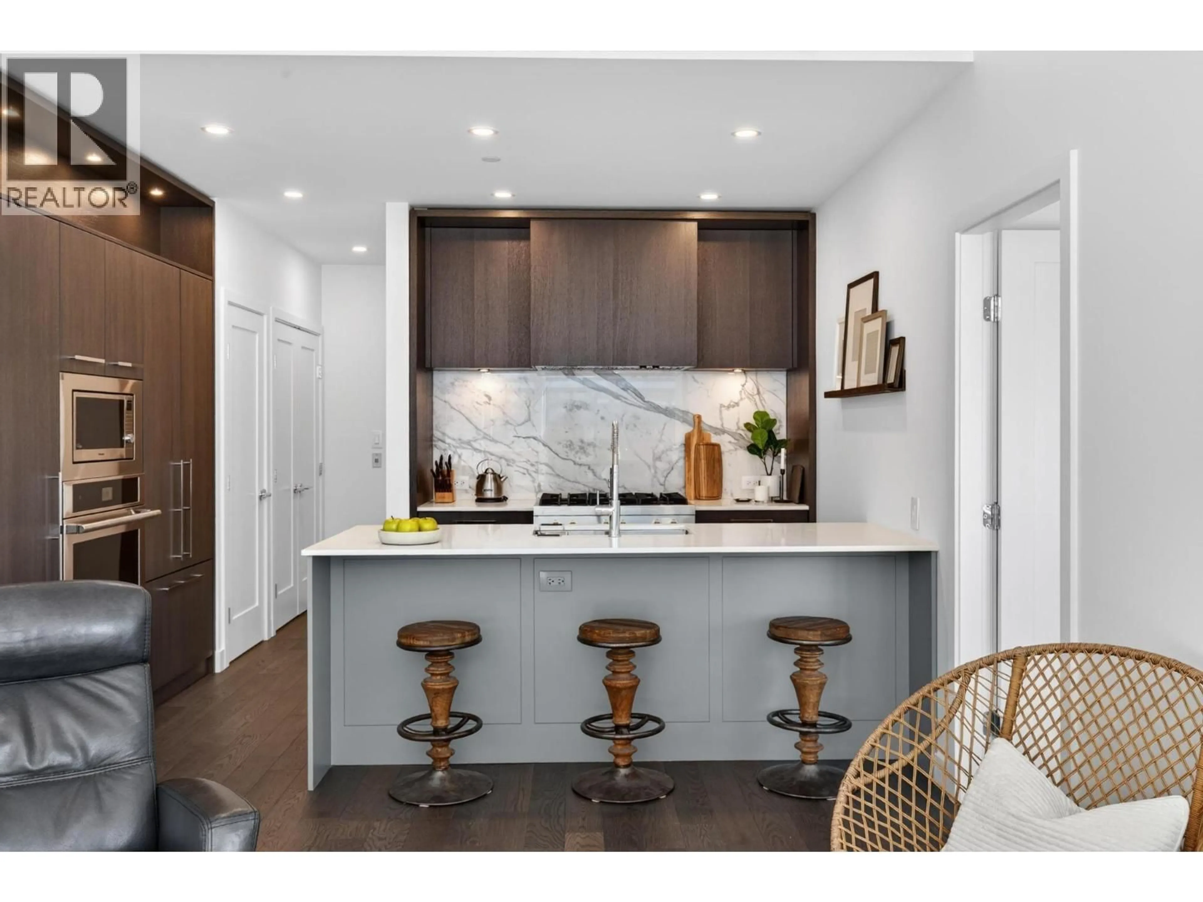 Contemporary kitchen, ceramic/tile floor for 314 - 3389 LAKESHORE ROAD, Kelowna British Columbia V1W3S9