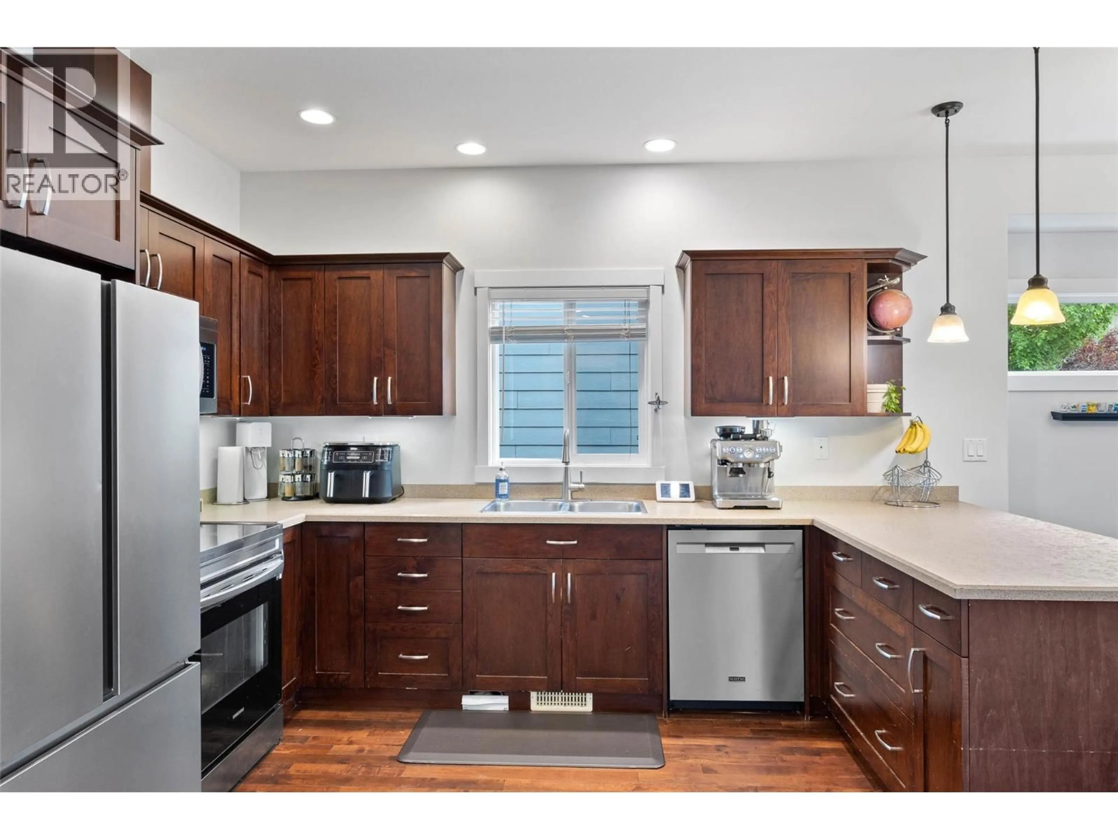 Open concept kitchen, unknown for 1808 FOXTAIL DRIVE, Kamloops British Columbia V1S0A4