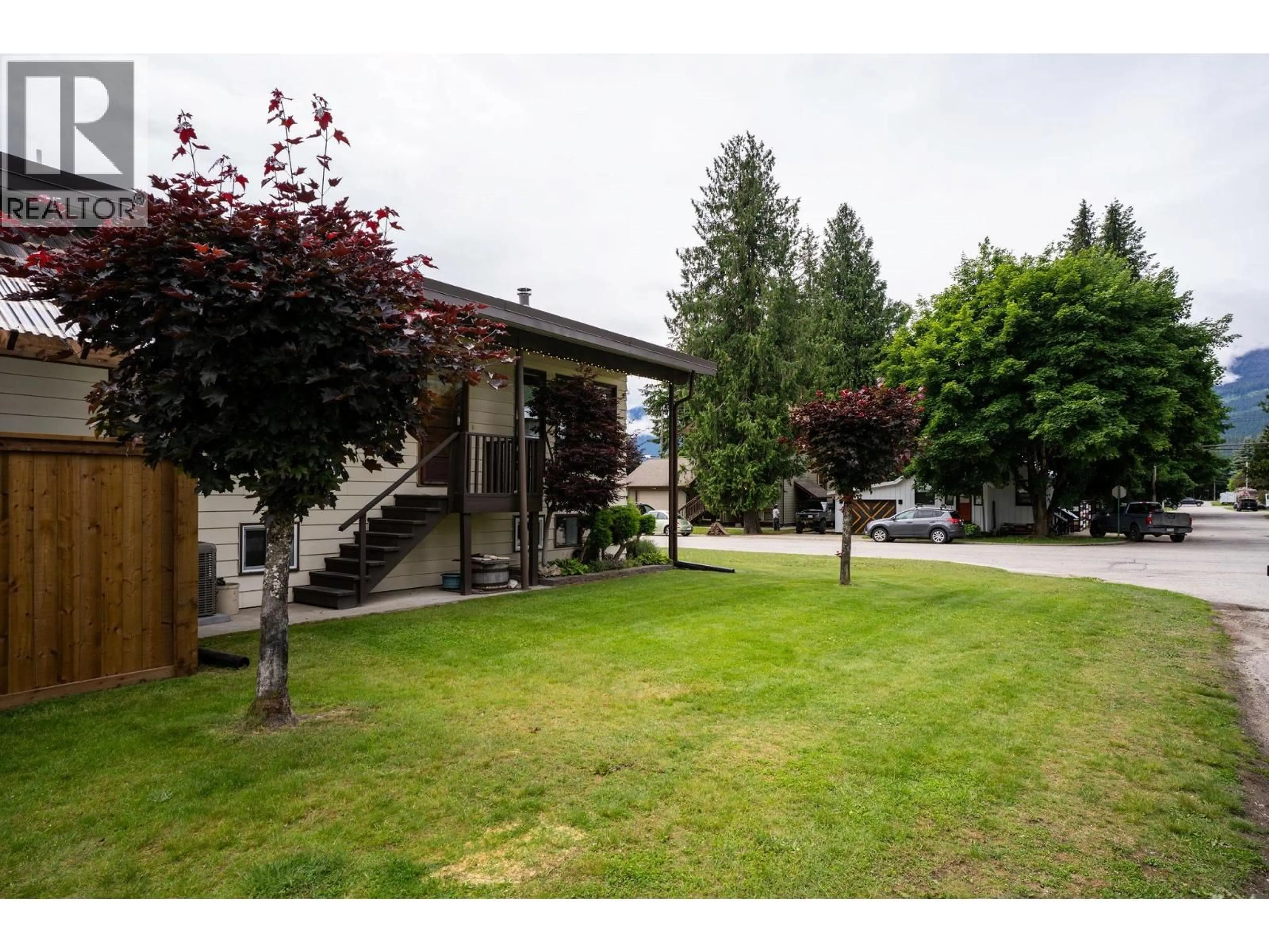 Patio, mountain view for 108 FORD STREET, Revelstoke British Columbia V0E2S0