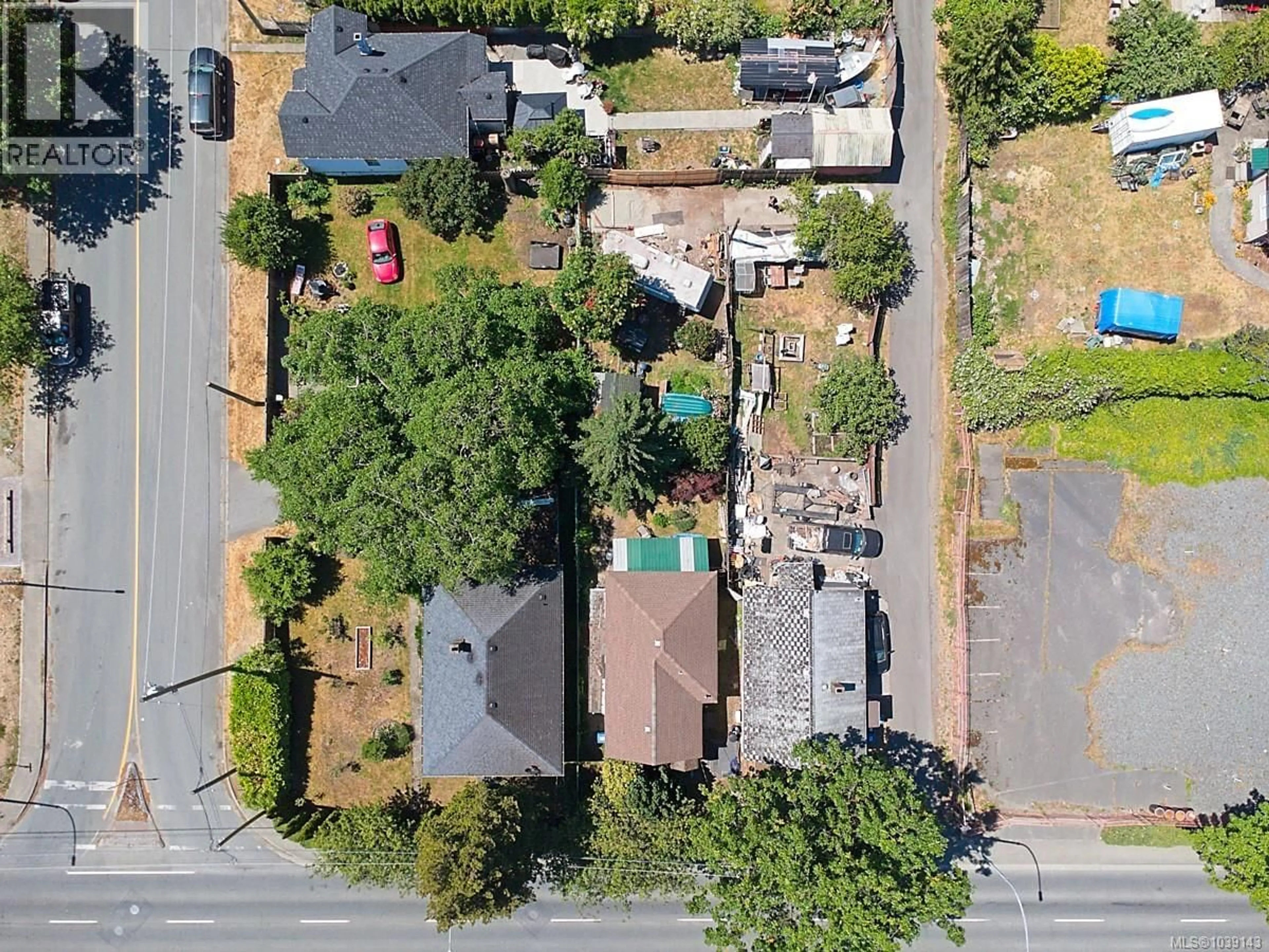 A pic from outside/outdoor area/front of a property/back of a property/a pic from drone, street for 374 NICOL STREET, Nanaimo British Columbia V9R4T4