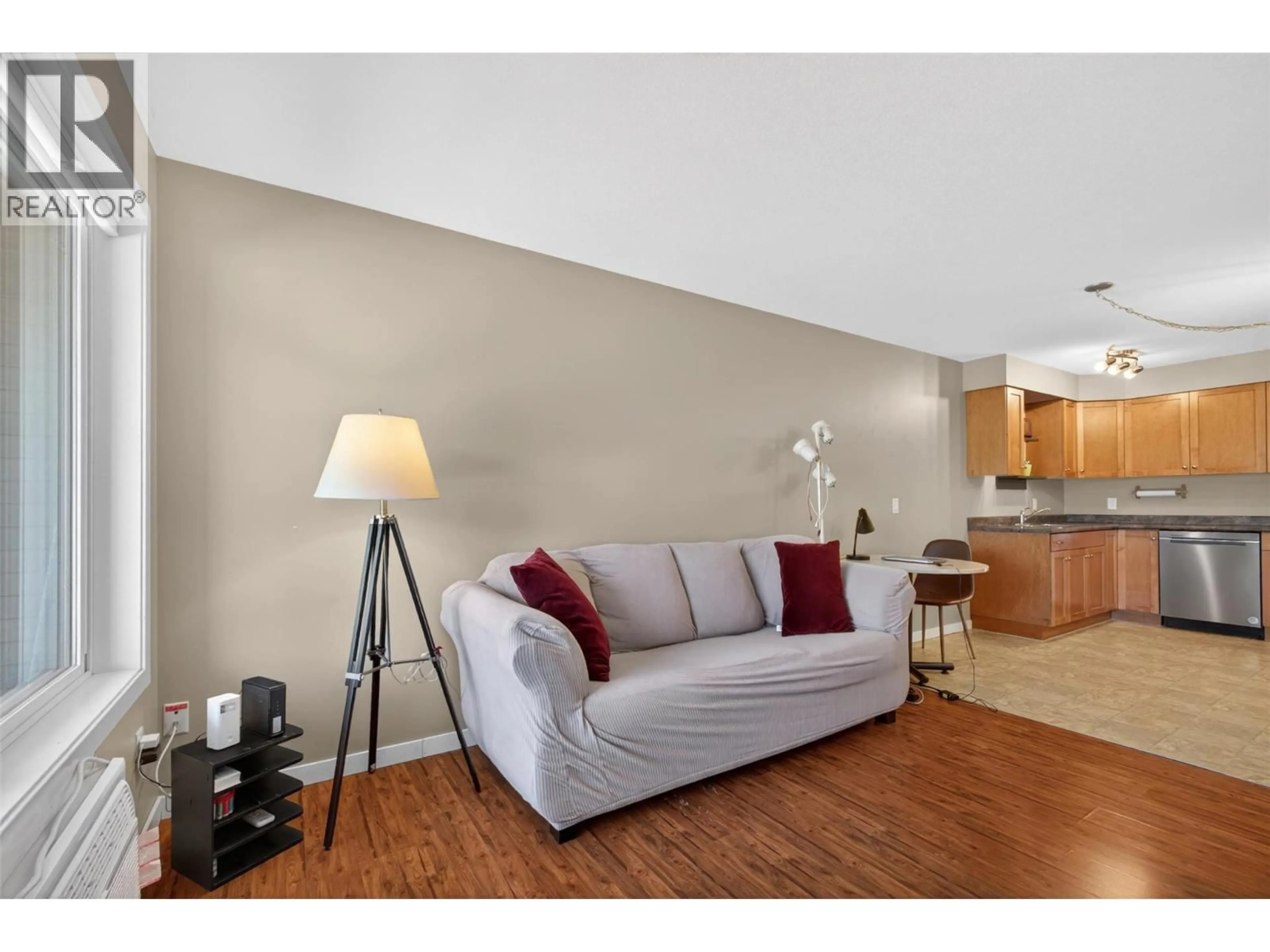 Living room with furniture, unknown for 204 - 135 ZIPRICK ROAD, Kelowna British Columbia V1X8B2
