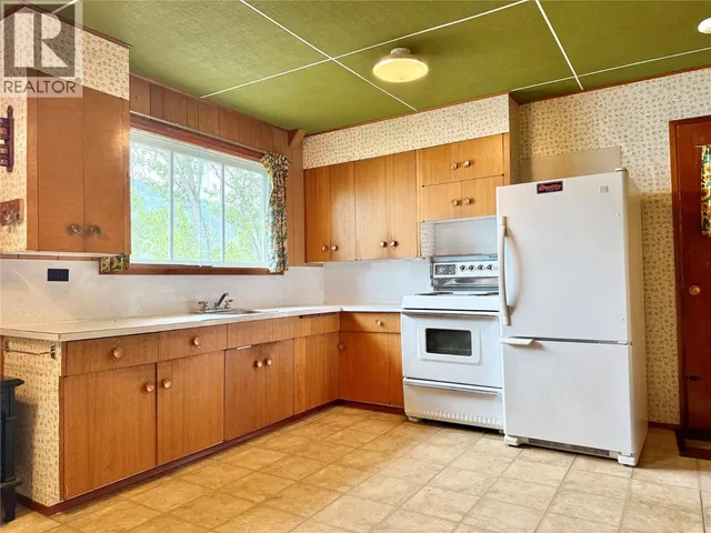 163 BROWN ROAD, Christina Lake 4