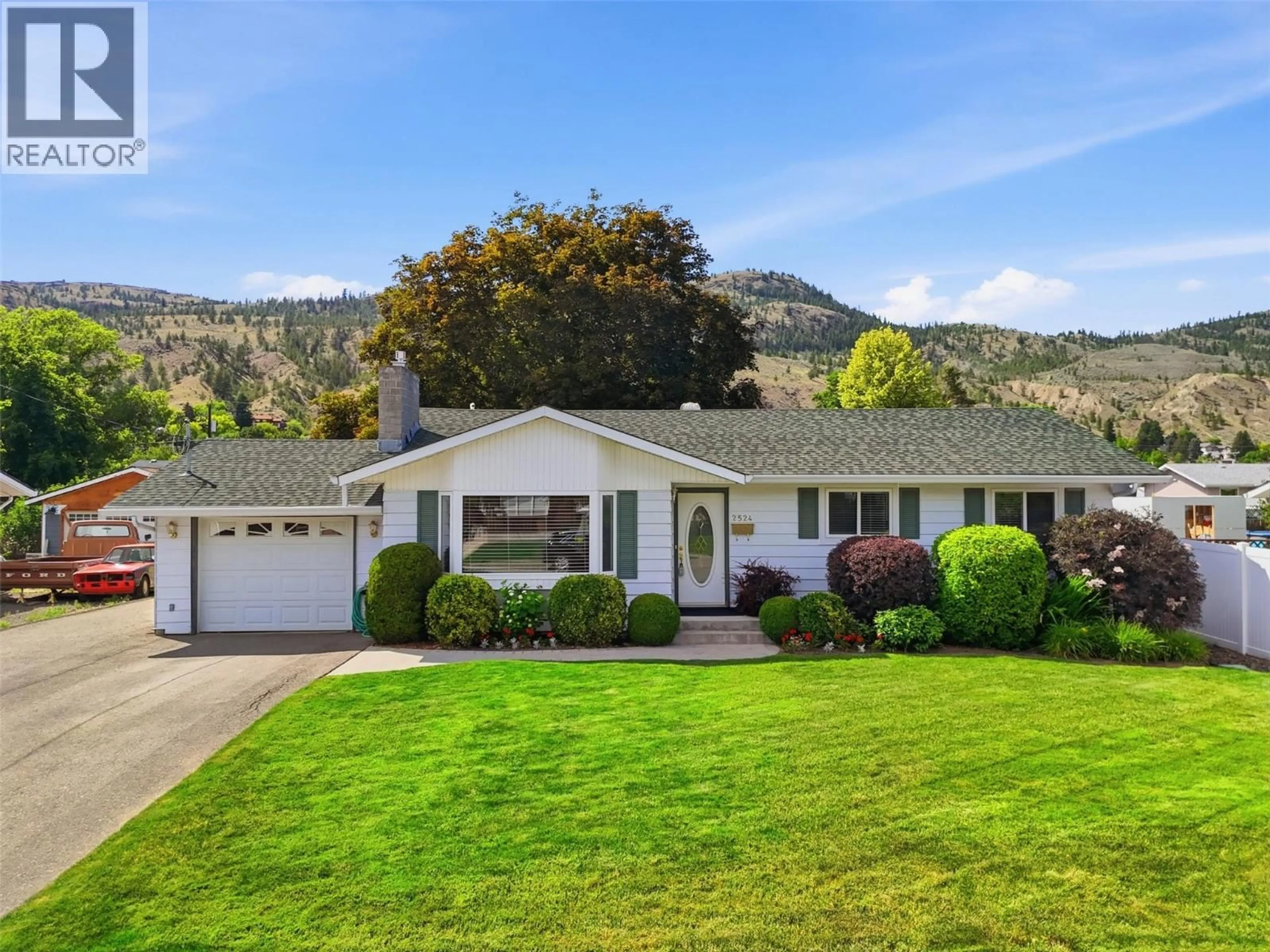 Home with vinyl exterior material, mountain view for 2524 TUPELA DRIVE, Kamloops British Columbia V2B6V6