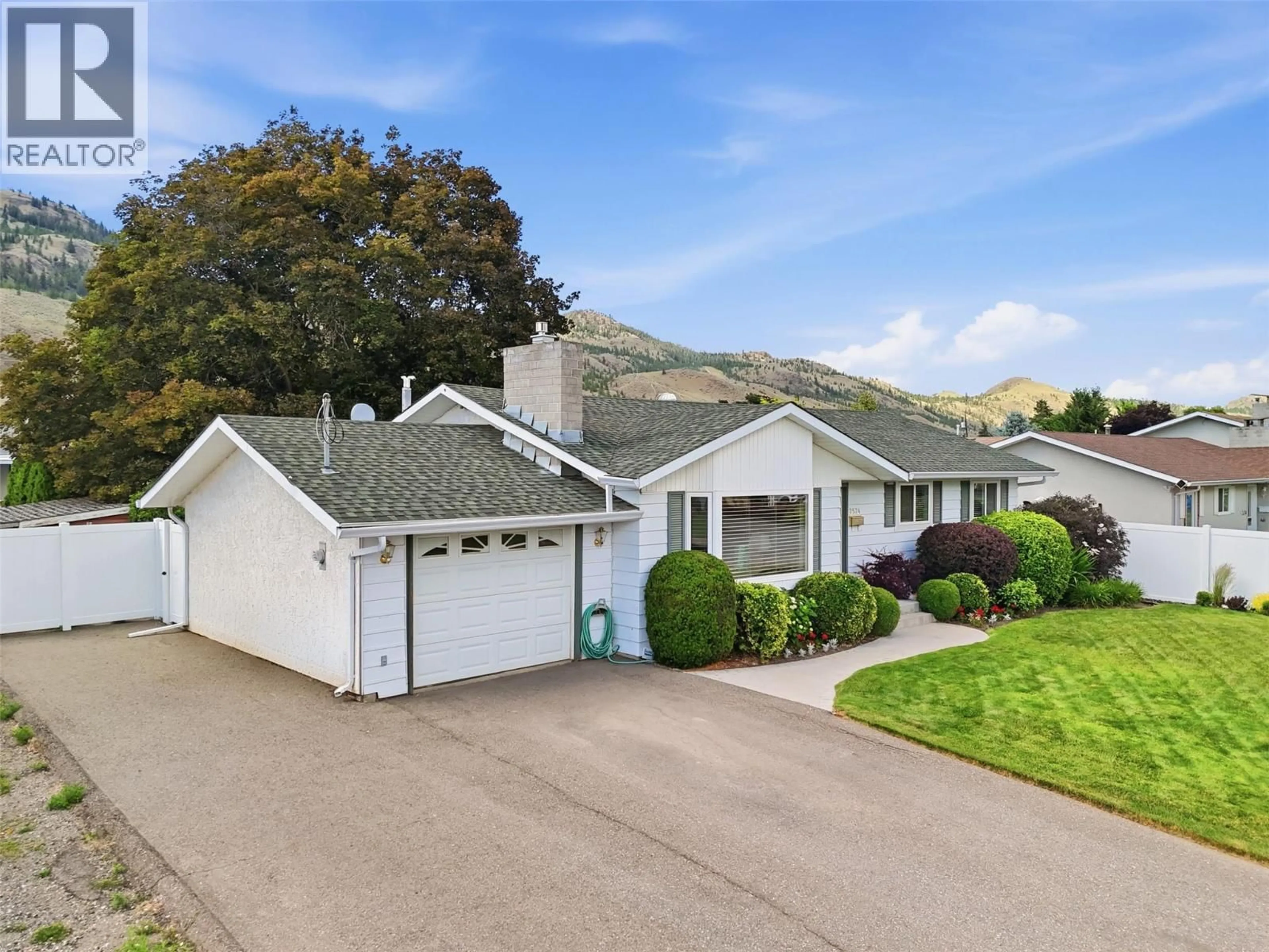 Home with vinyl exterior material, mountain view for 2524 TUPELA DRIVE, Kamloops British Columbia V2B6V6
