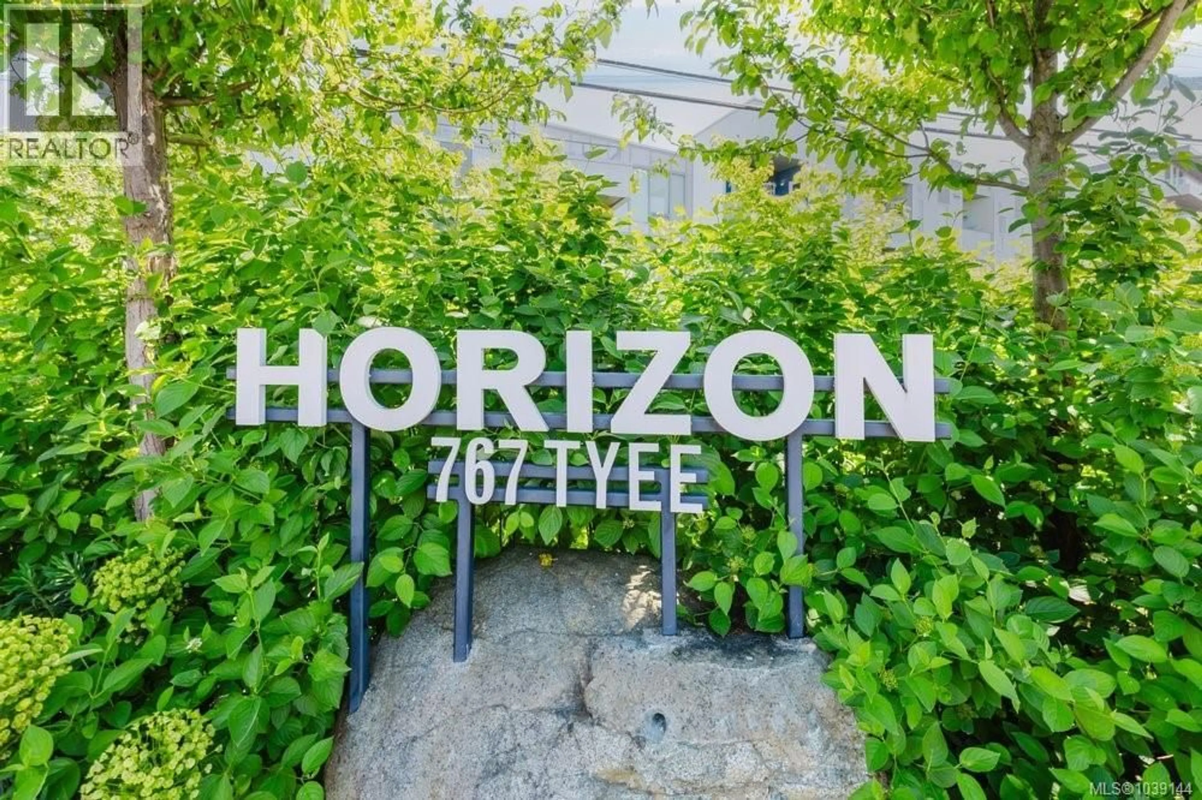 Indoor foyer for 316 - 767 TYEE ROAD, Victoria British Columbia V9A0G5