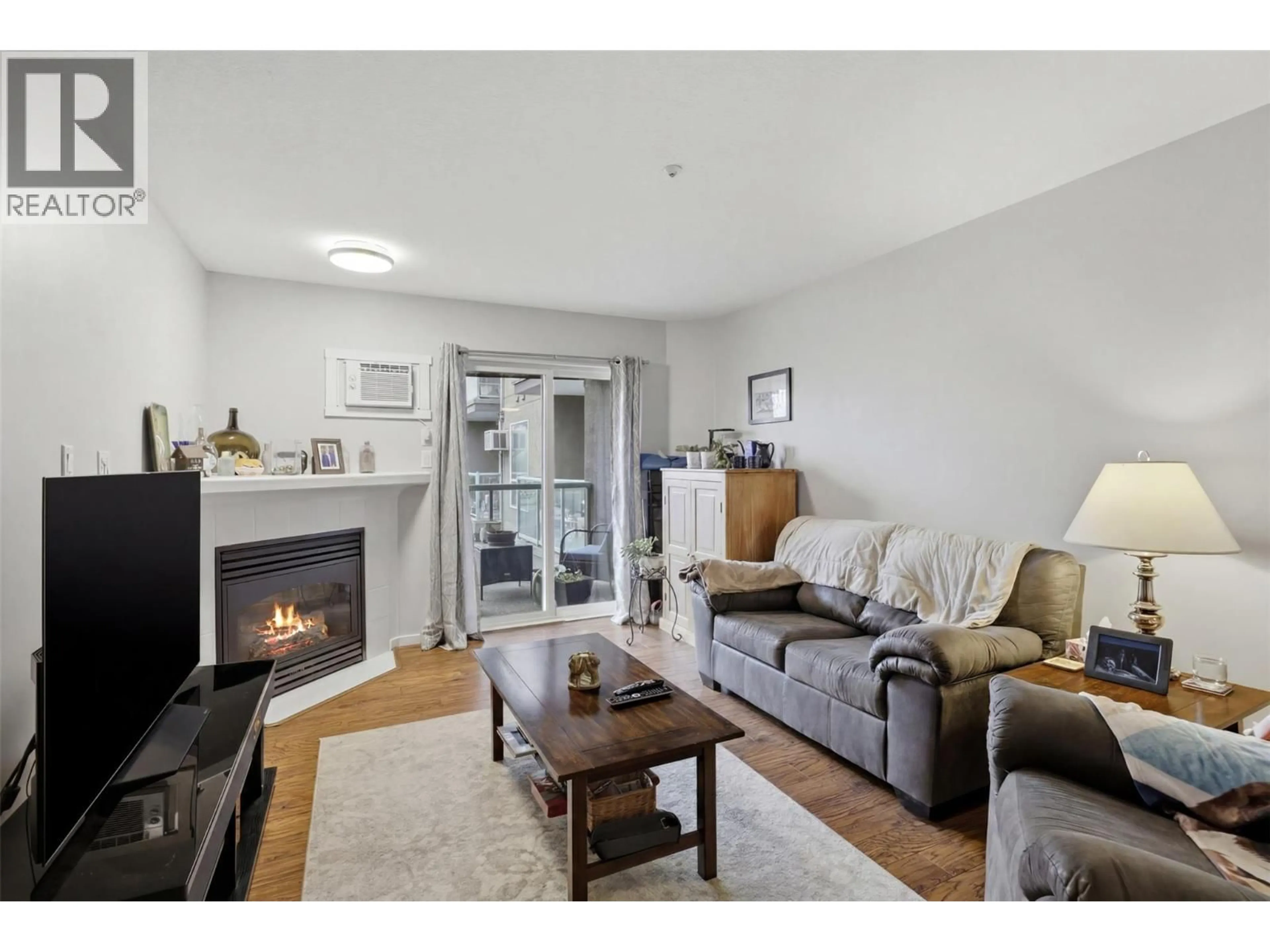 Living room with furniture, unknown for 314 - 683 VICTORIA STREET, Kamloops British Columbia V2C2B3