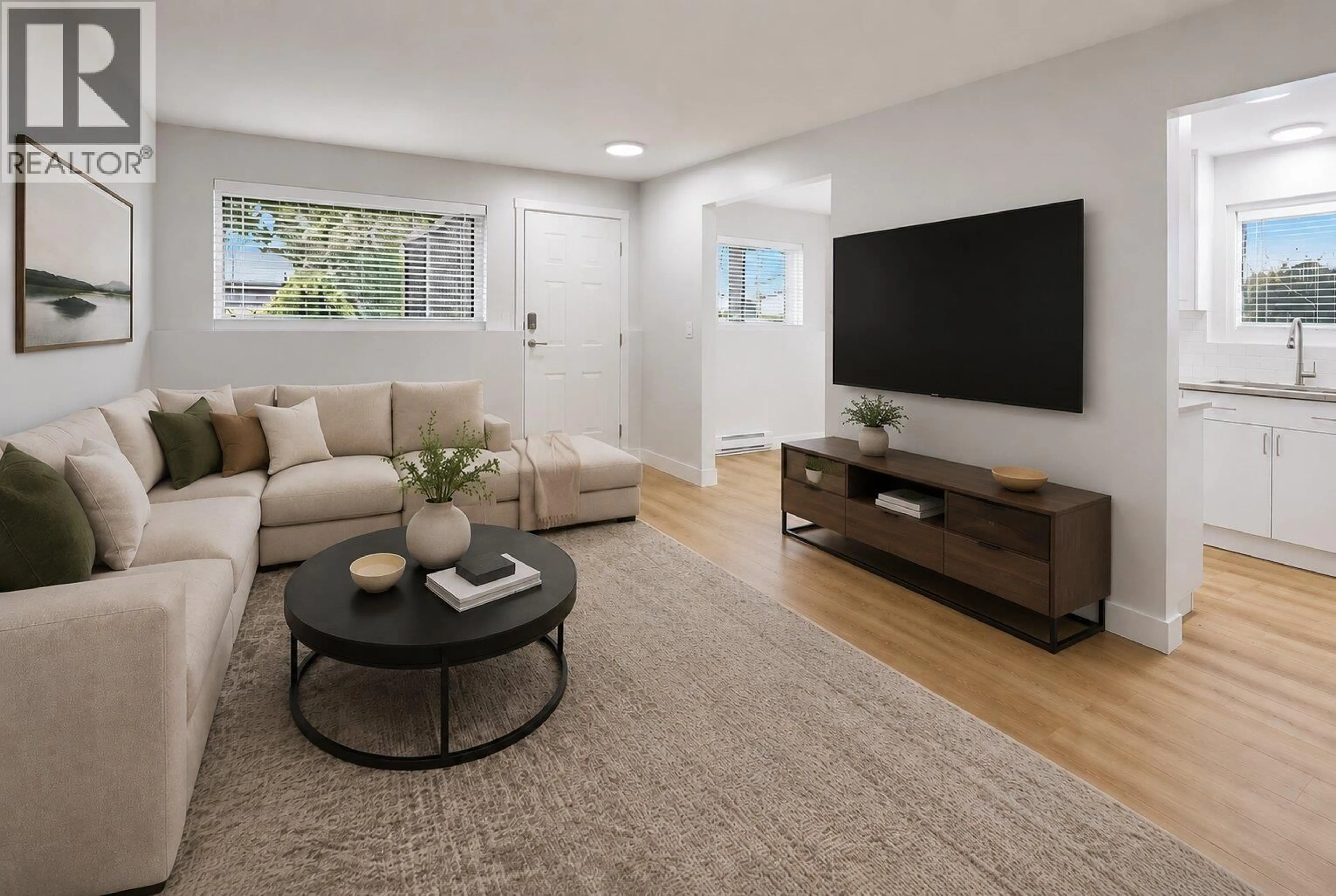 Living room with furniture, unknown for 1 - 1320 SELKIRK AVENUE, Kamloops British Columbia V2B1V7