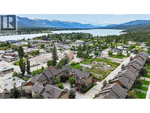 41 - 1000 9TH STREET, Invermere 2