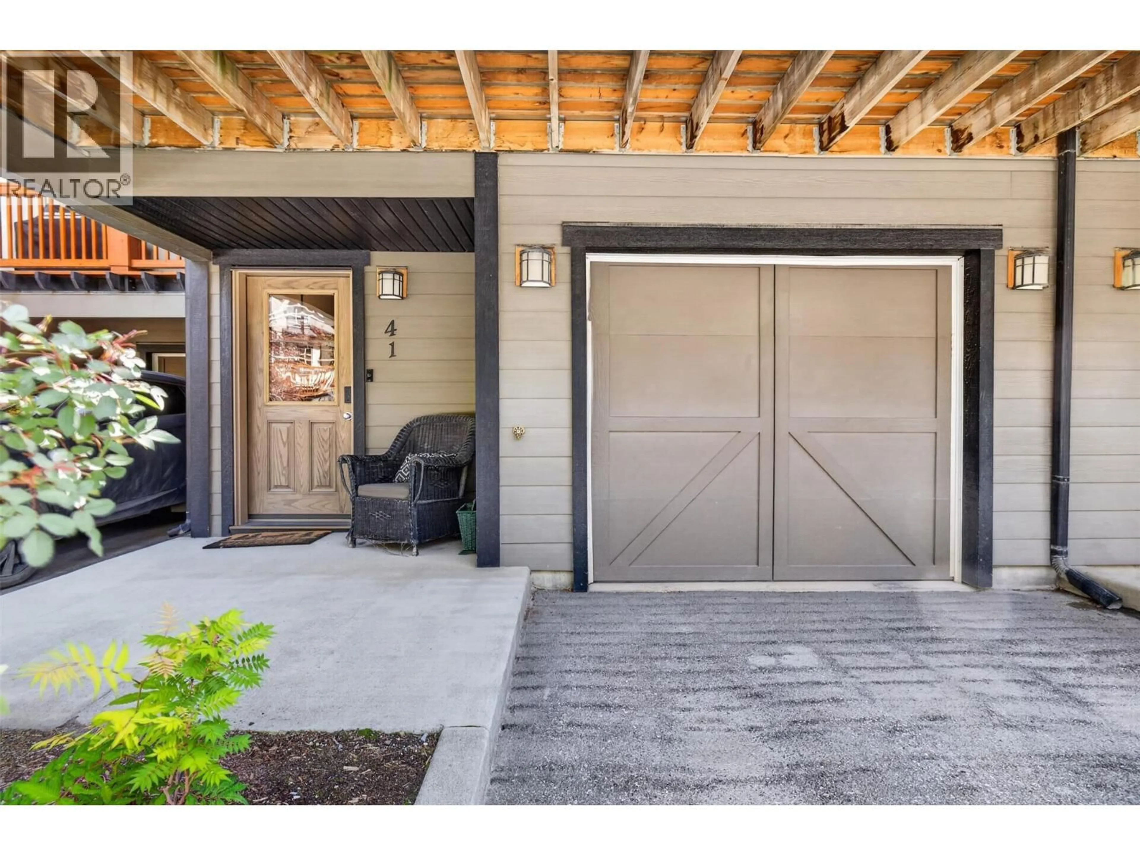 Indoor entryway for 41 - 1000 9TH STREET, Invermere British Columbia V0A1K4