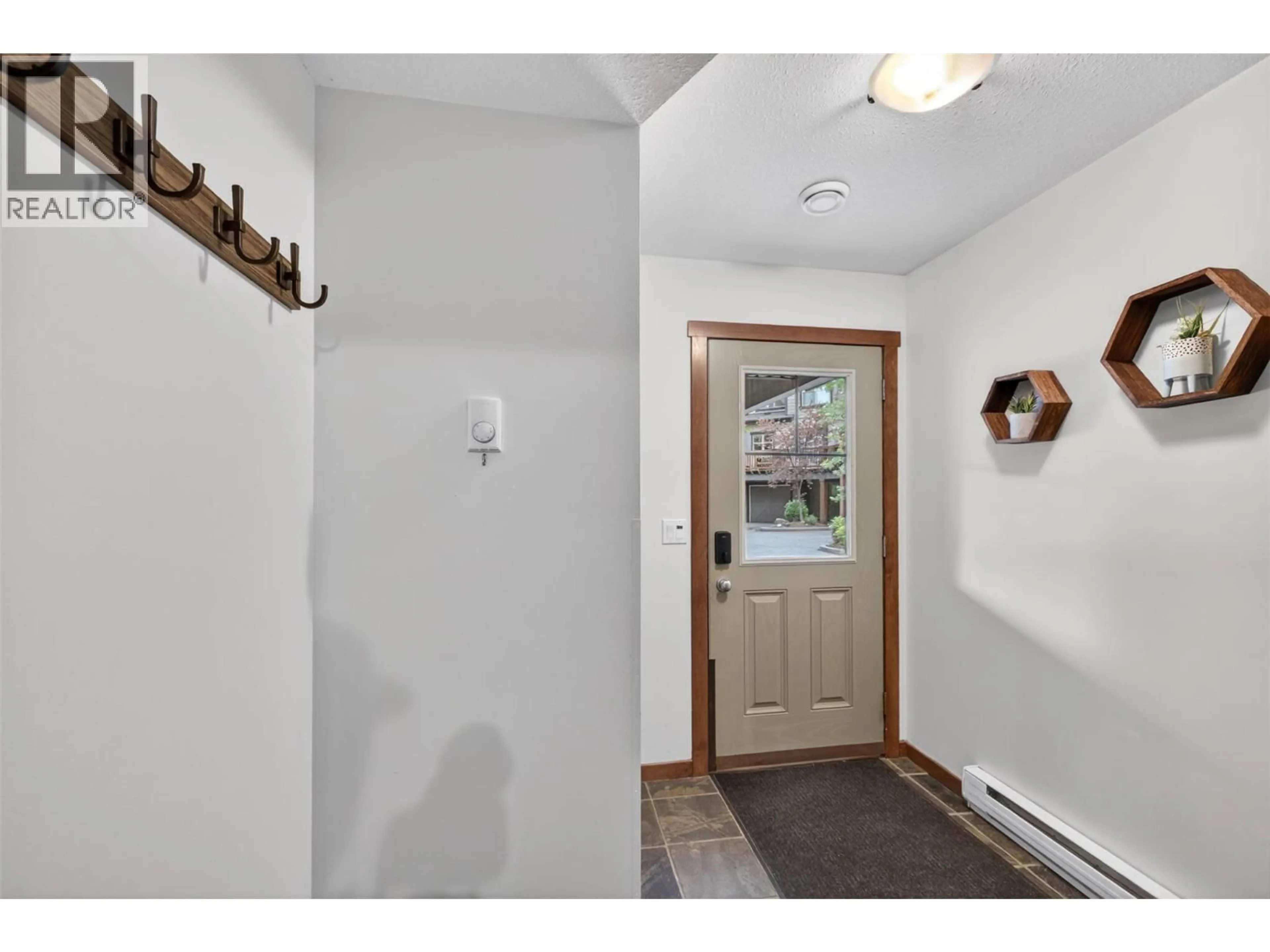 Indoor entryway for 41 - 1000 9TH STREET, Invermere British Columbia V0A1K4
