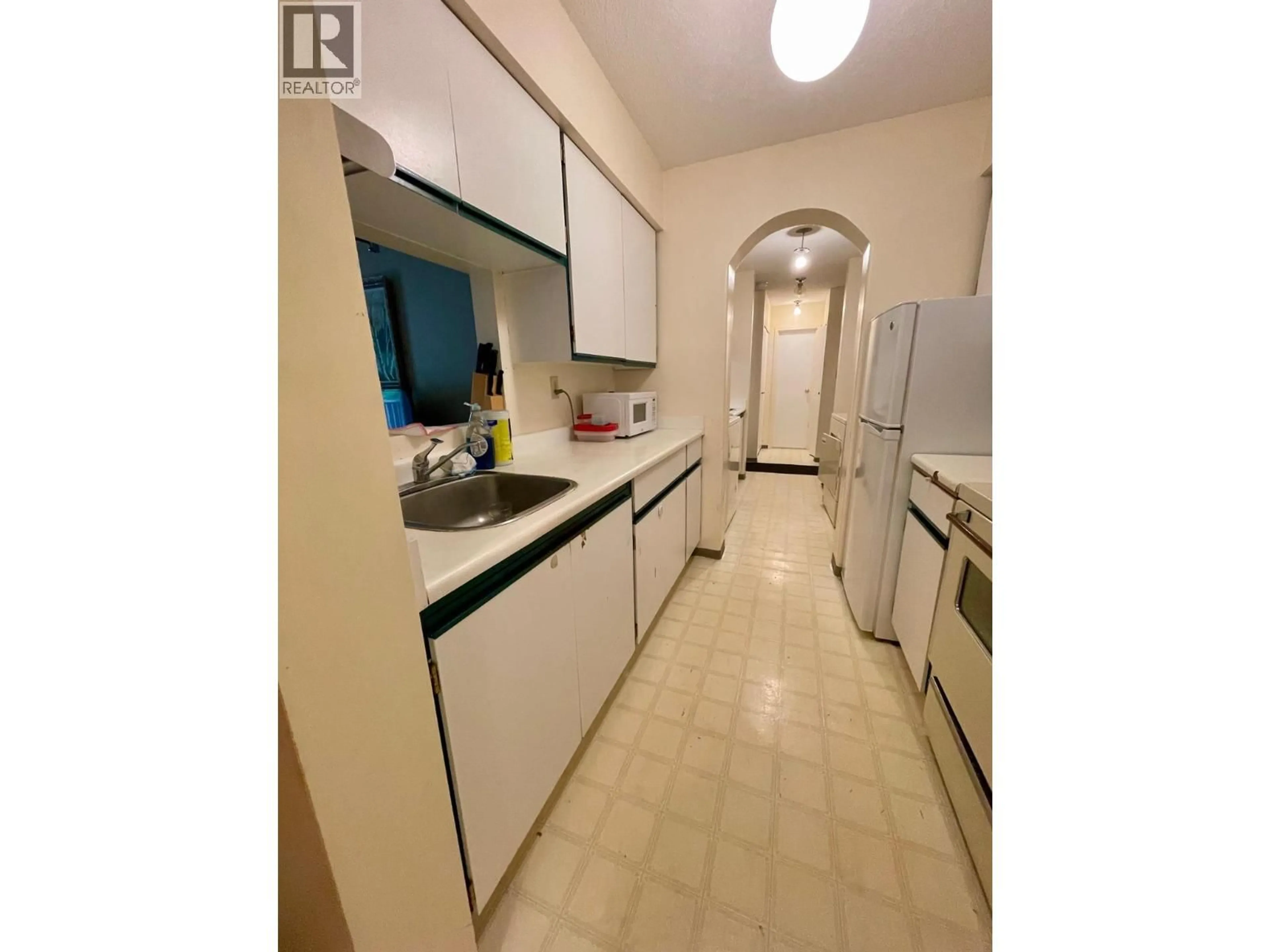 Standard kitchen, unknown for 308B - 1335 ALPINE DRIVE, Elkford British Columbia V0B1H0