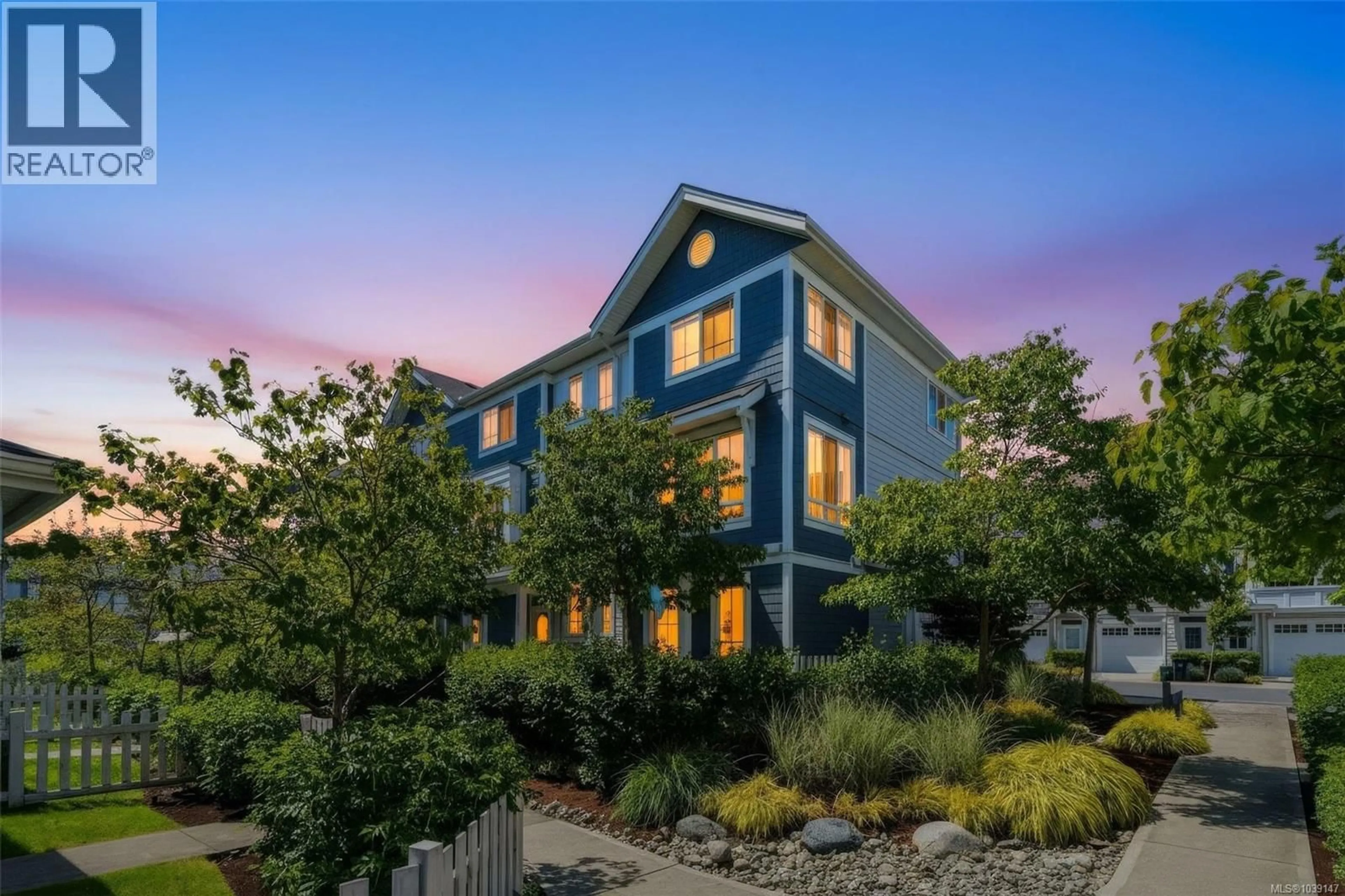 Home with vinyl exterior material, unknown for 25 - 370 LATORIA BOULEVARD, Colwood British Columbia V9C0N9