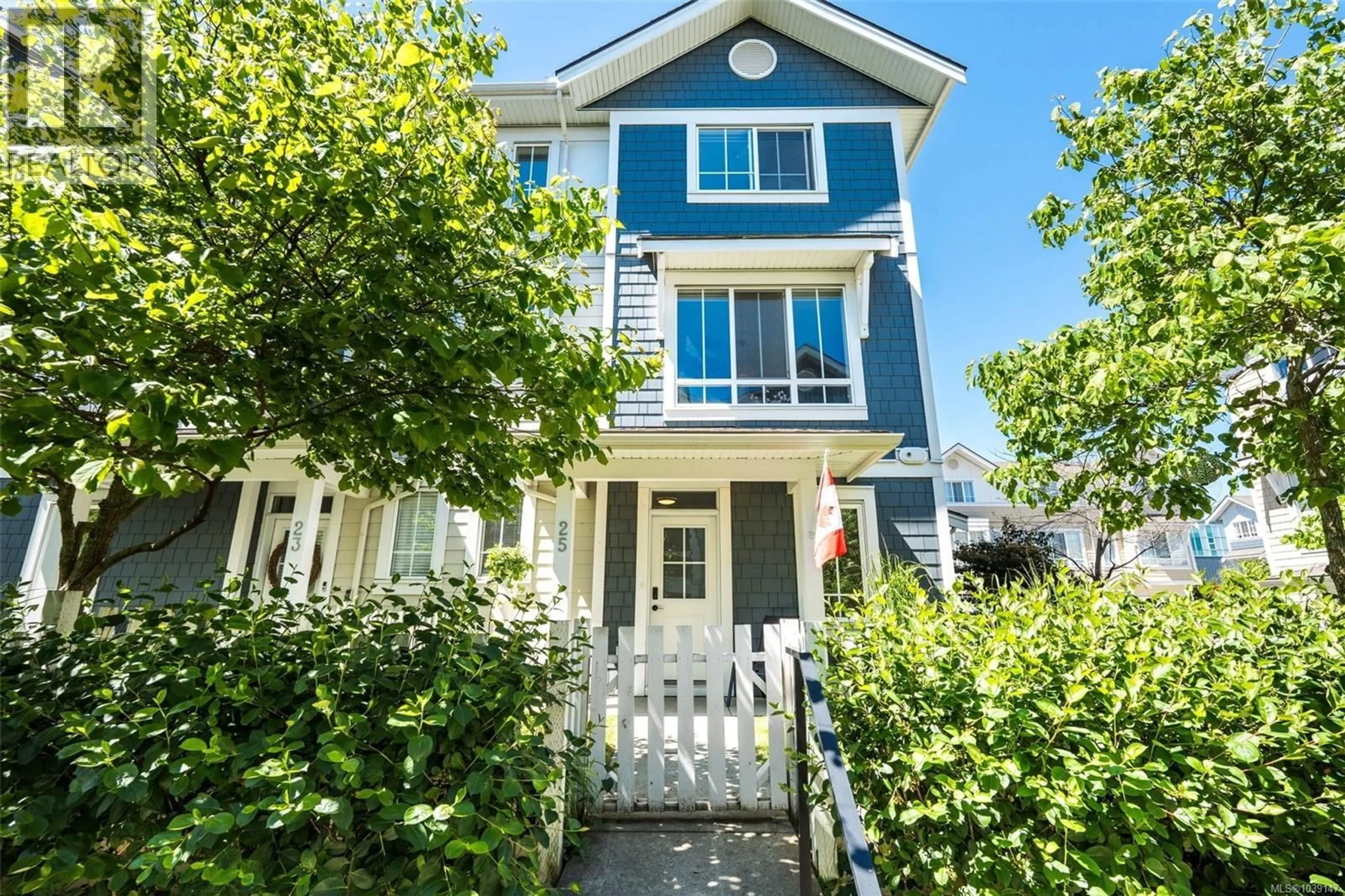 Home with vinyl exterior material, street for 25 - 370 LATORIA BOULEVARD, Colwood British Columbia V9C0N9