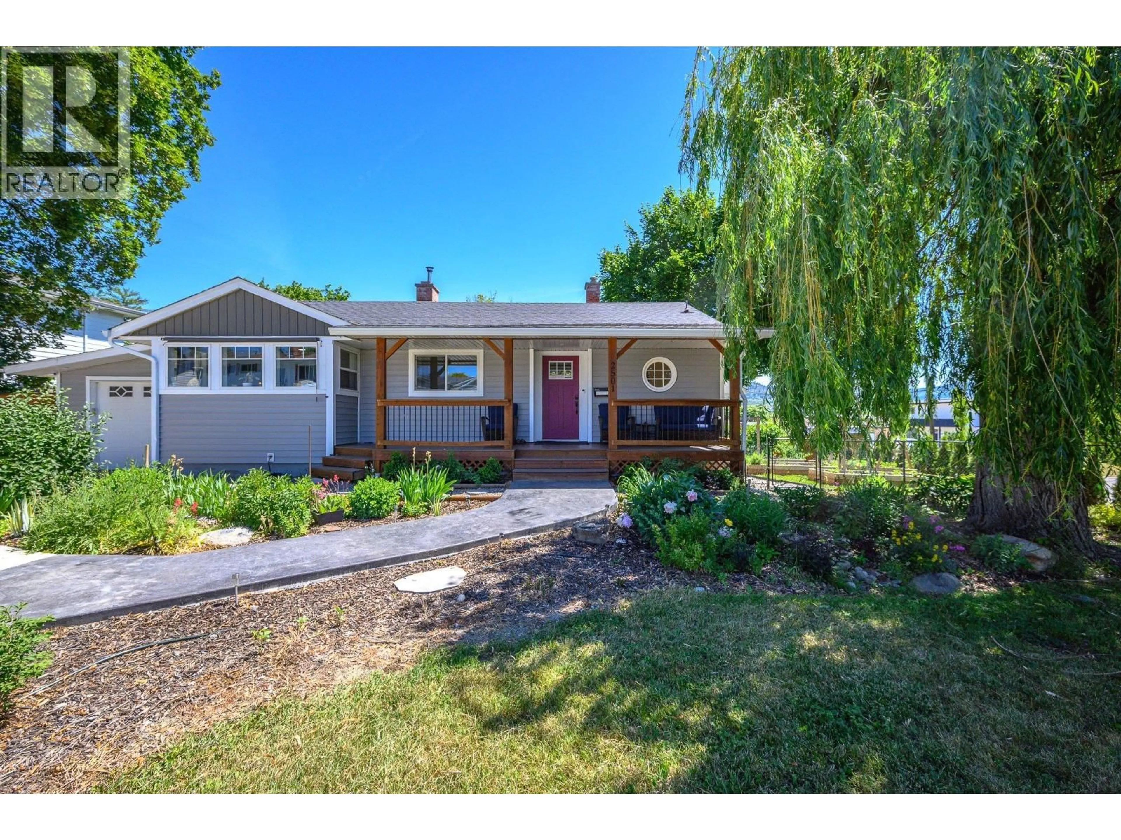 Home with vinyl exterior material, water/lake/river/ocean view for 2501 17 STREET, Vernon British Columbia V1T3Y5