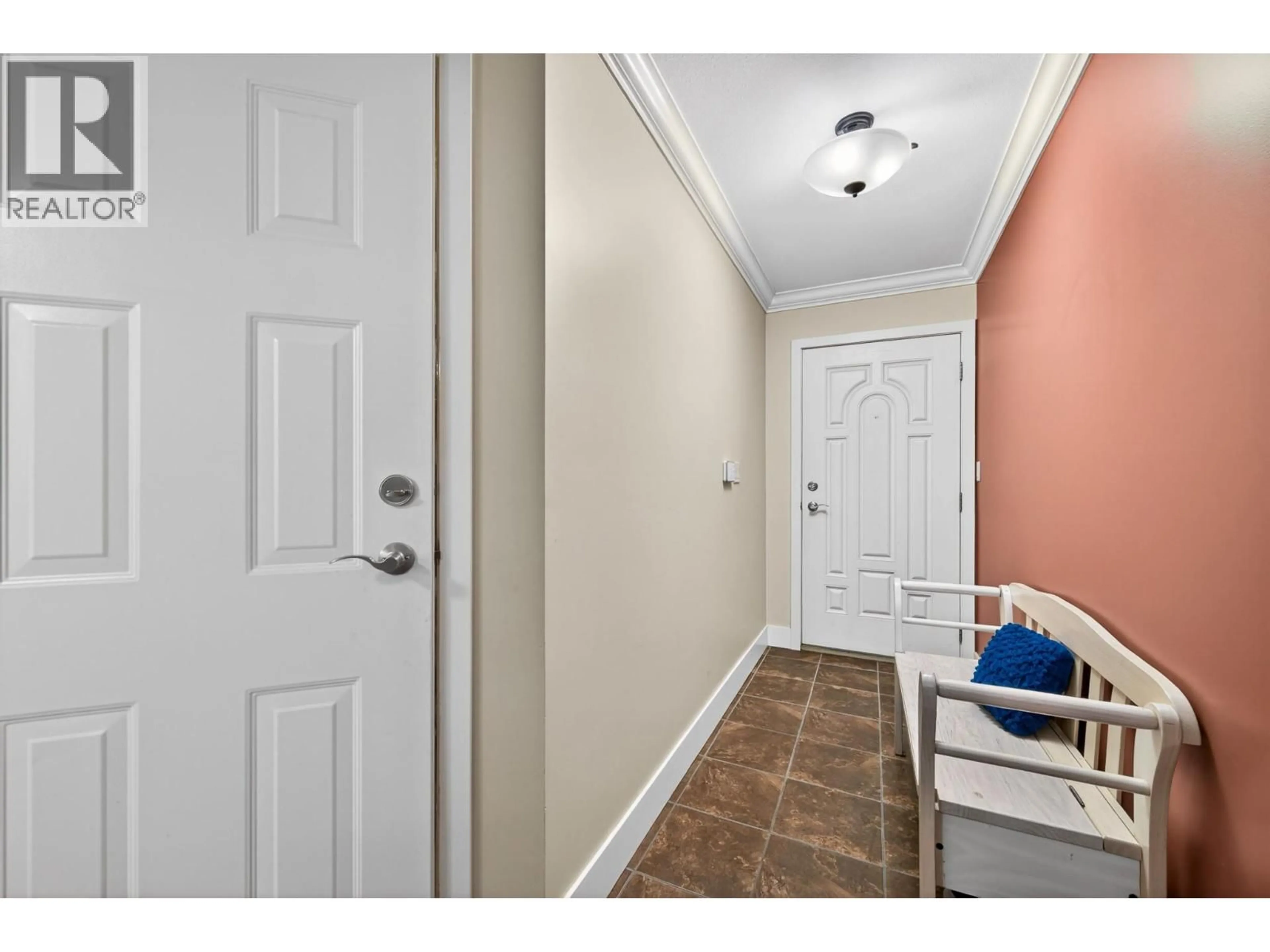 Indoor entryway for 4 - 2046 ROBSON PLACE, Kamloops British Columbia V2E0A5