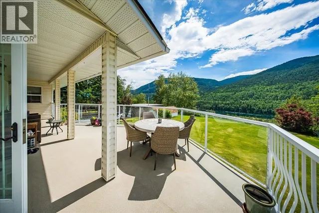 412 14TH AVENUE, Genelle 4
