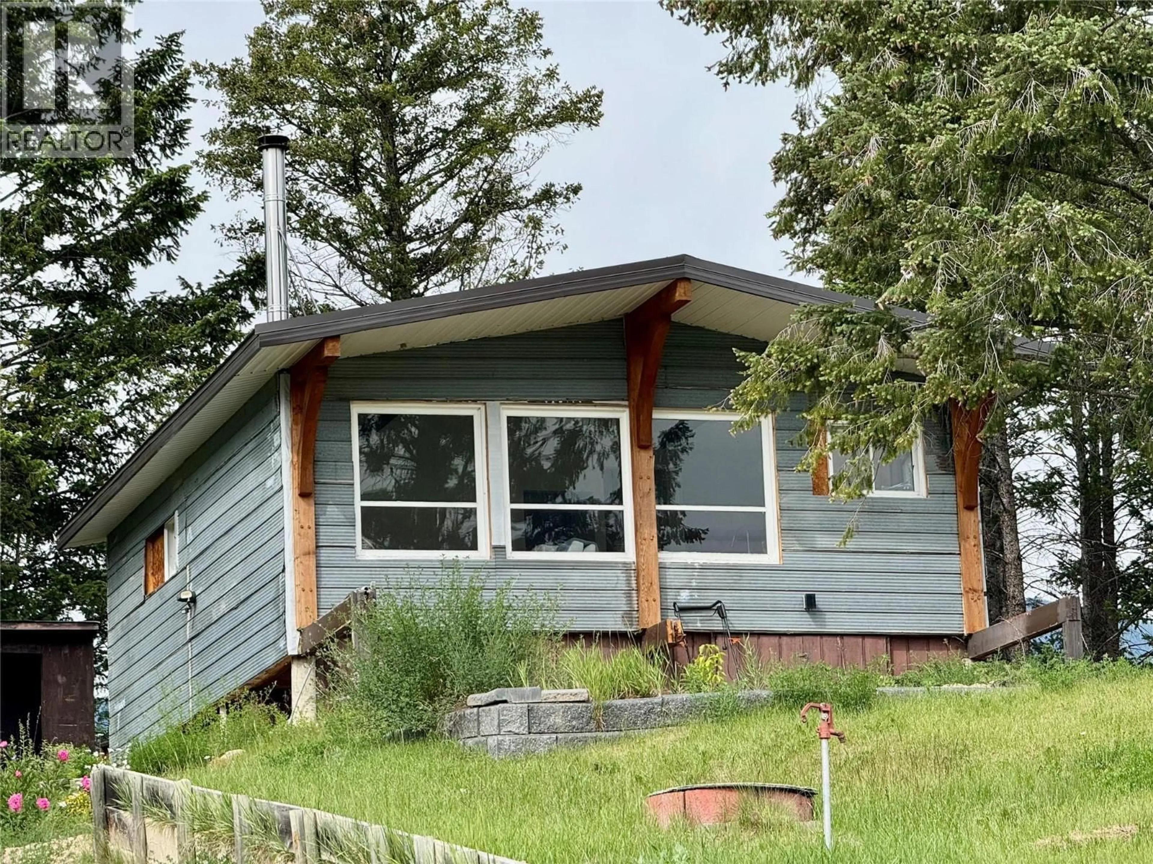 Home with vinyl exterior material, unknown for 4549 RUSHMERE ROAD, Windermere British Columbia V0A1K4