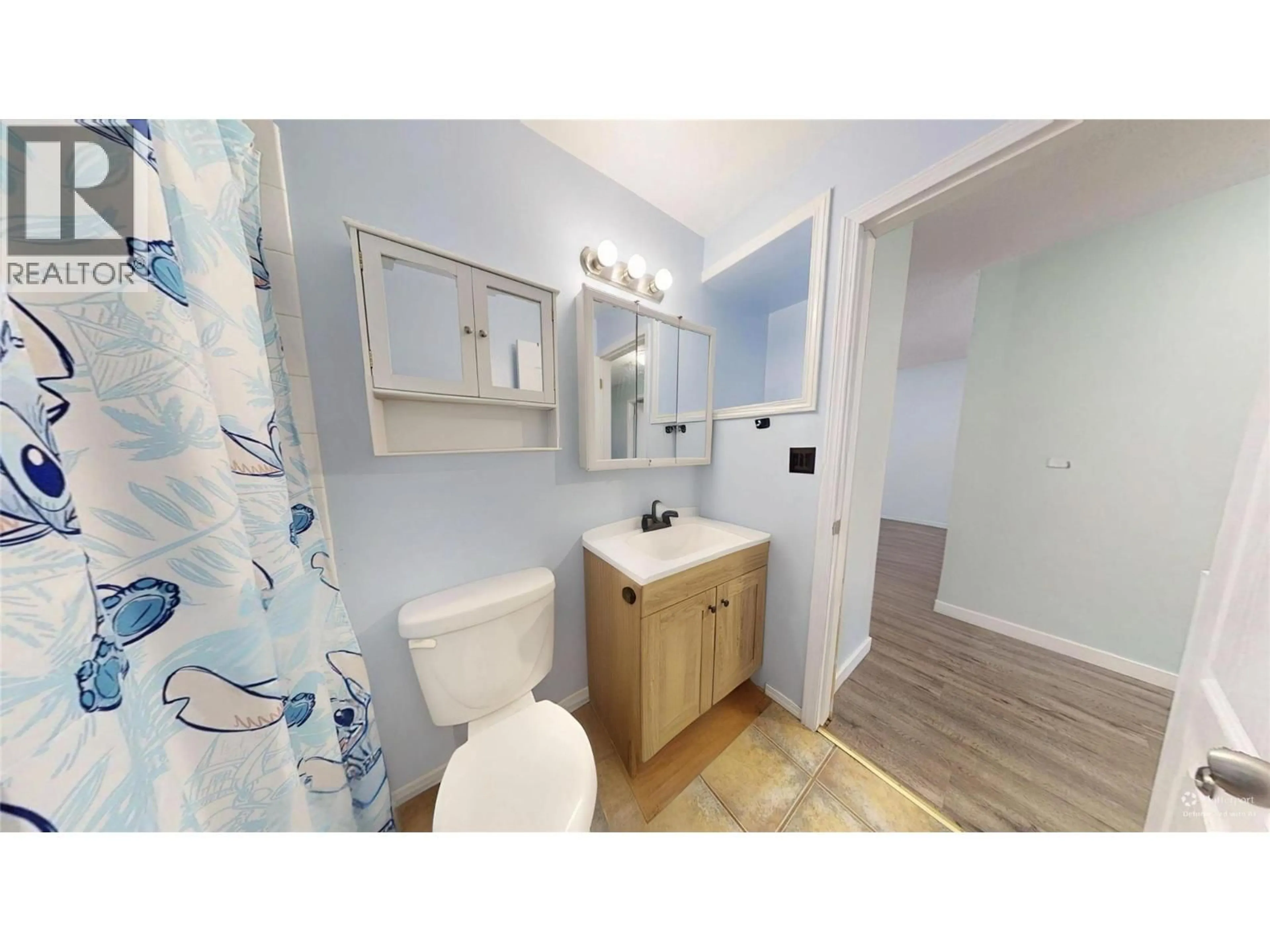 Standard bathroom, unknown for 201 HOLLYBURN DRIVE, Kamloops British Columbia V2E1Y9