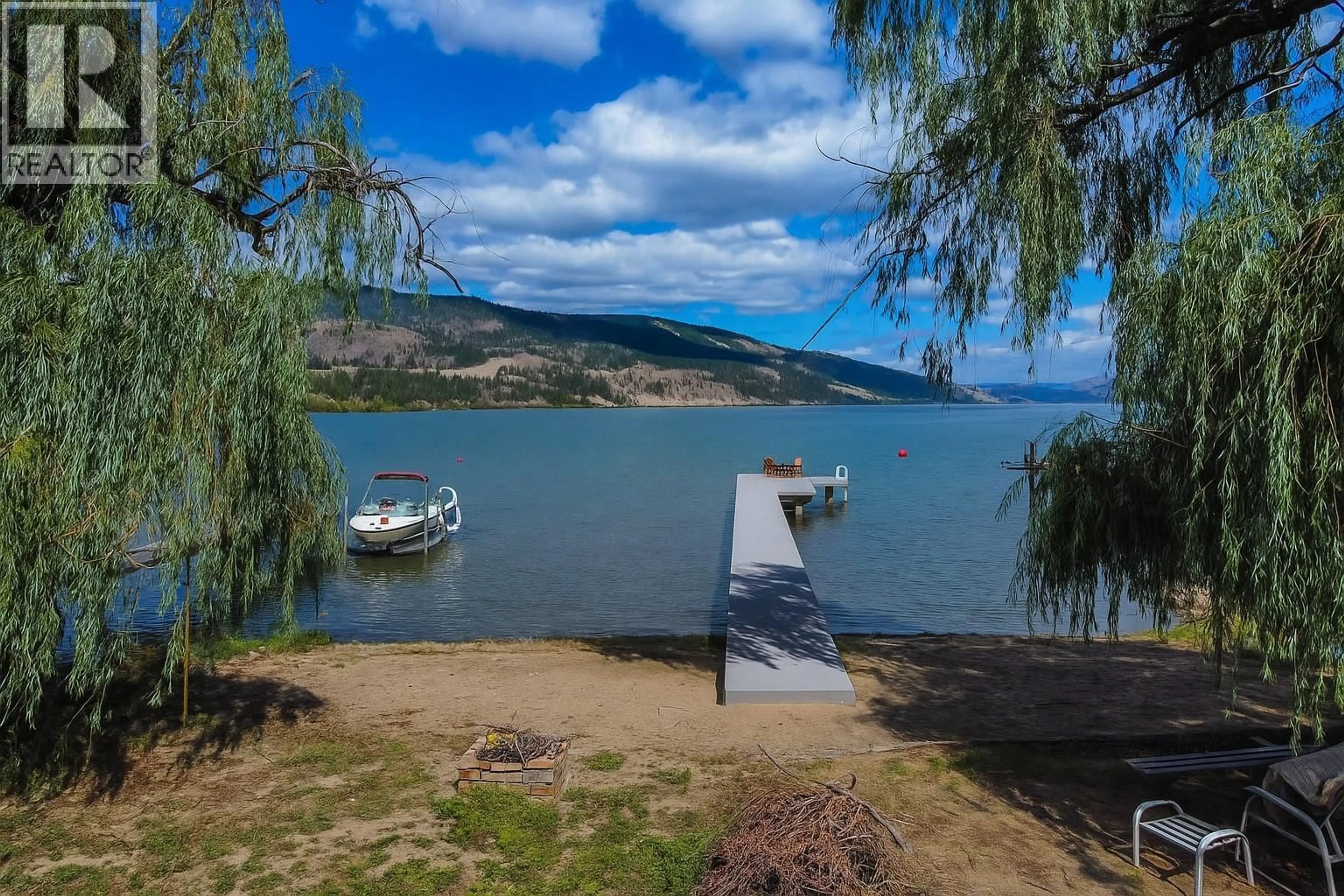 A pic from outside/outdoor area/front of a property/back of a property/a pic from drone, water/lake/river/ocean view for 3242 CLEMENT ROAD, Lake Country British Columbia V4V1X7