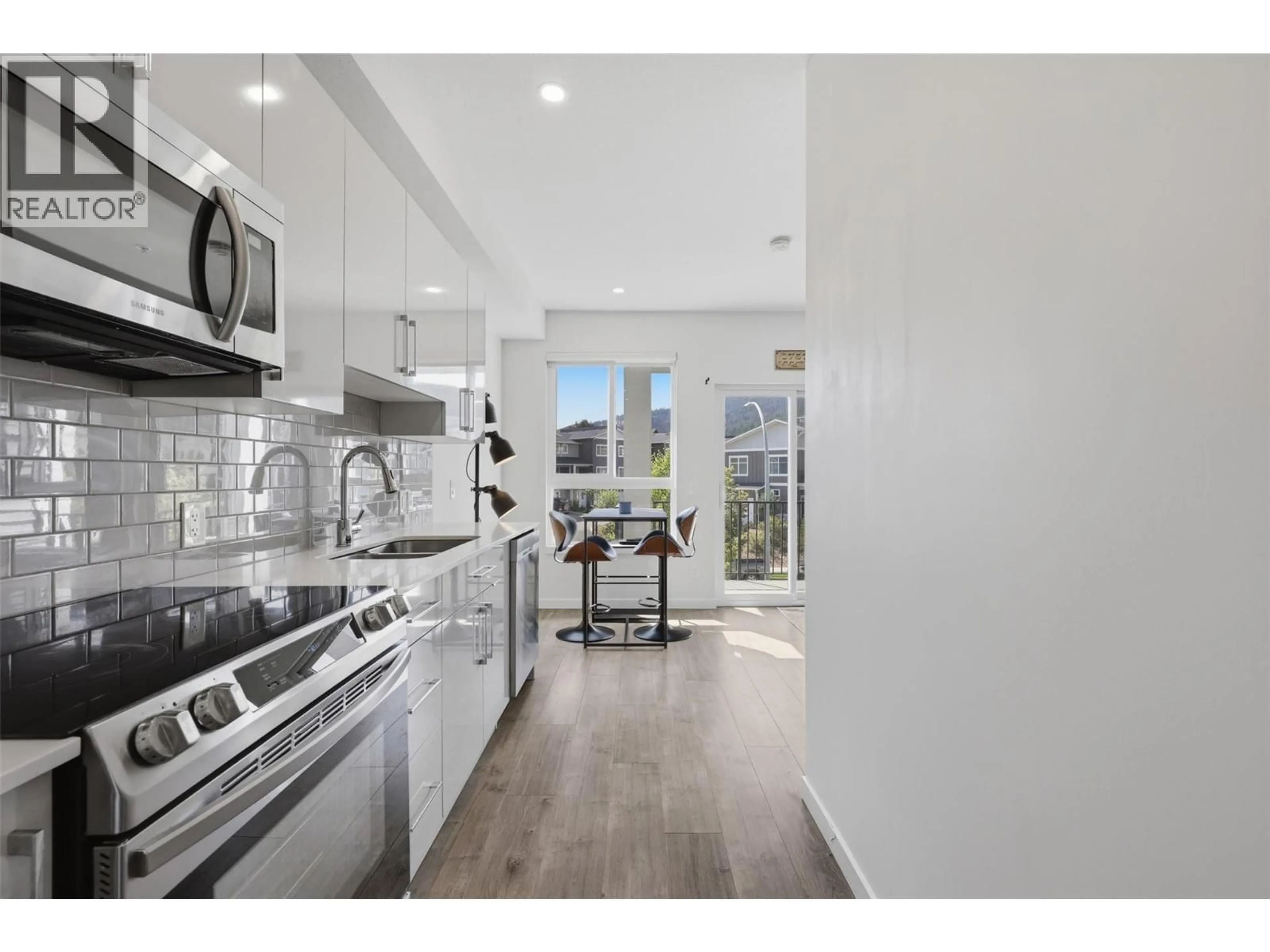 Open concept kitchen, ceramic/tile floor for 306 - 1880 HUGH ALLAN DRIVE, Kamloops British Columbia V1S0E8