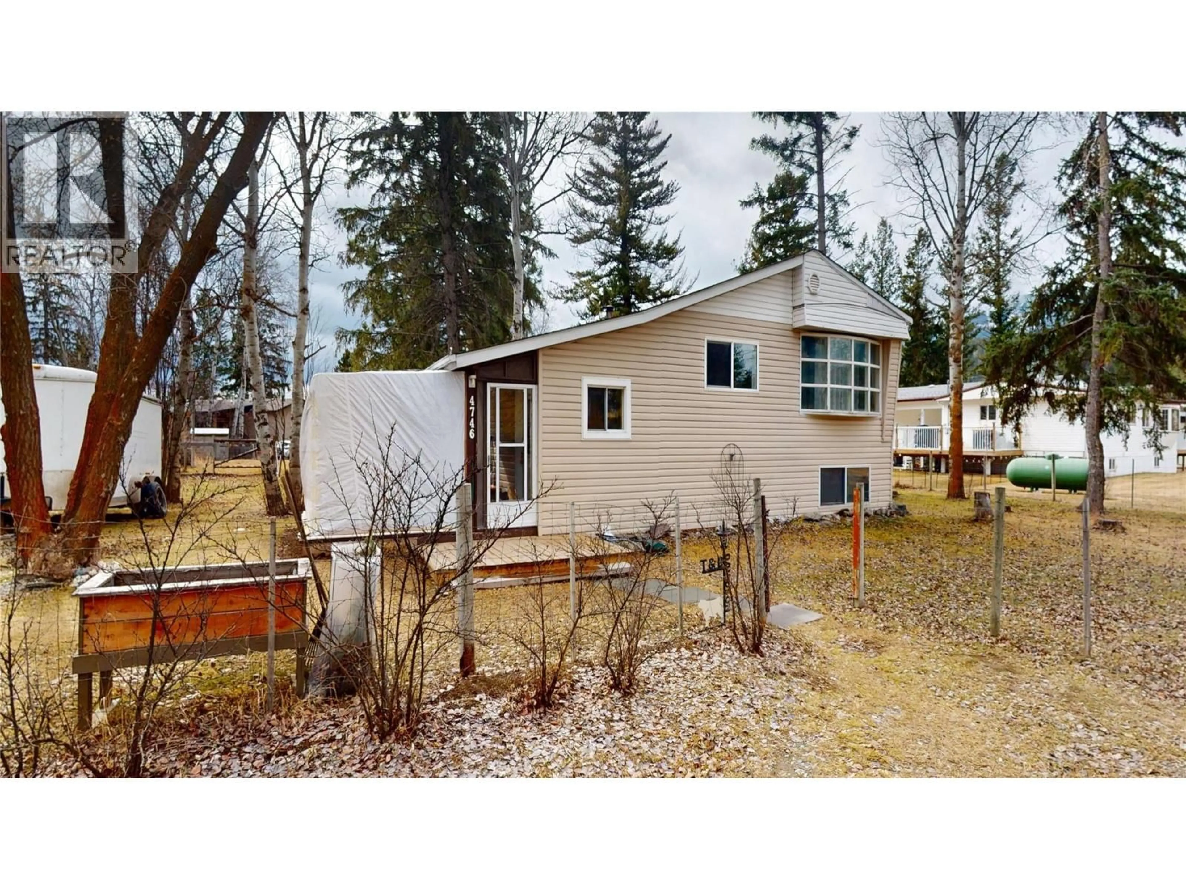 Home with vinyl exterior material, unknown for 4746 BURNS AVENUE, Canal Flats British Columbia V0B1B0