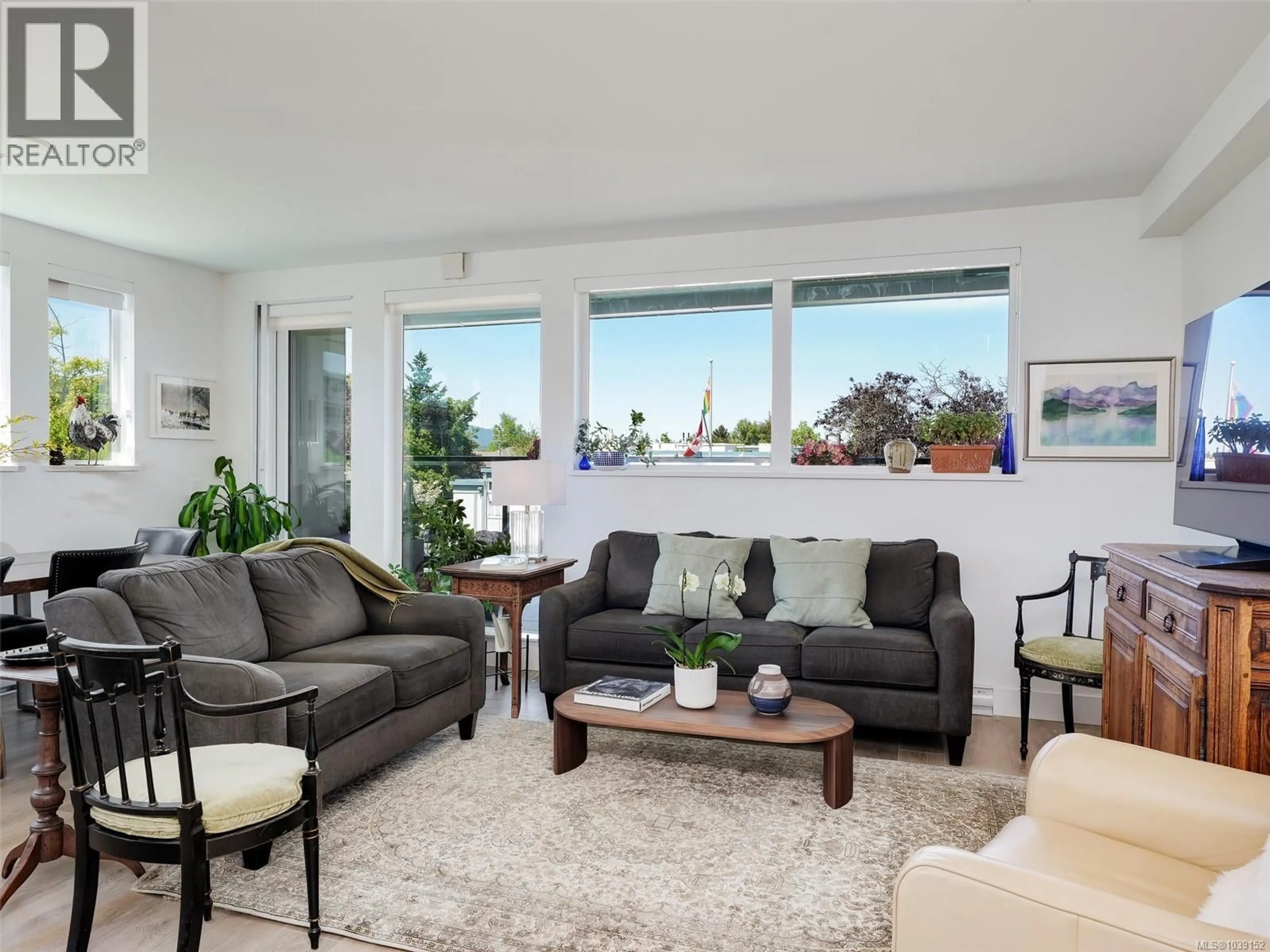 Living room with furniture, unknown for 201 - 2461 SIDNEY AVENUE, Sidney British Columbia V8L1Y8