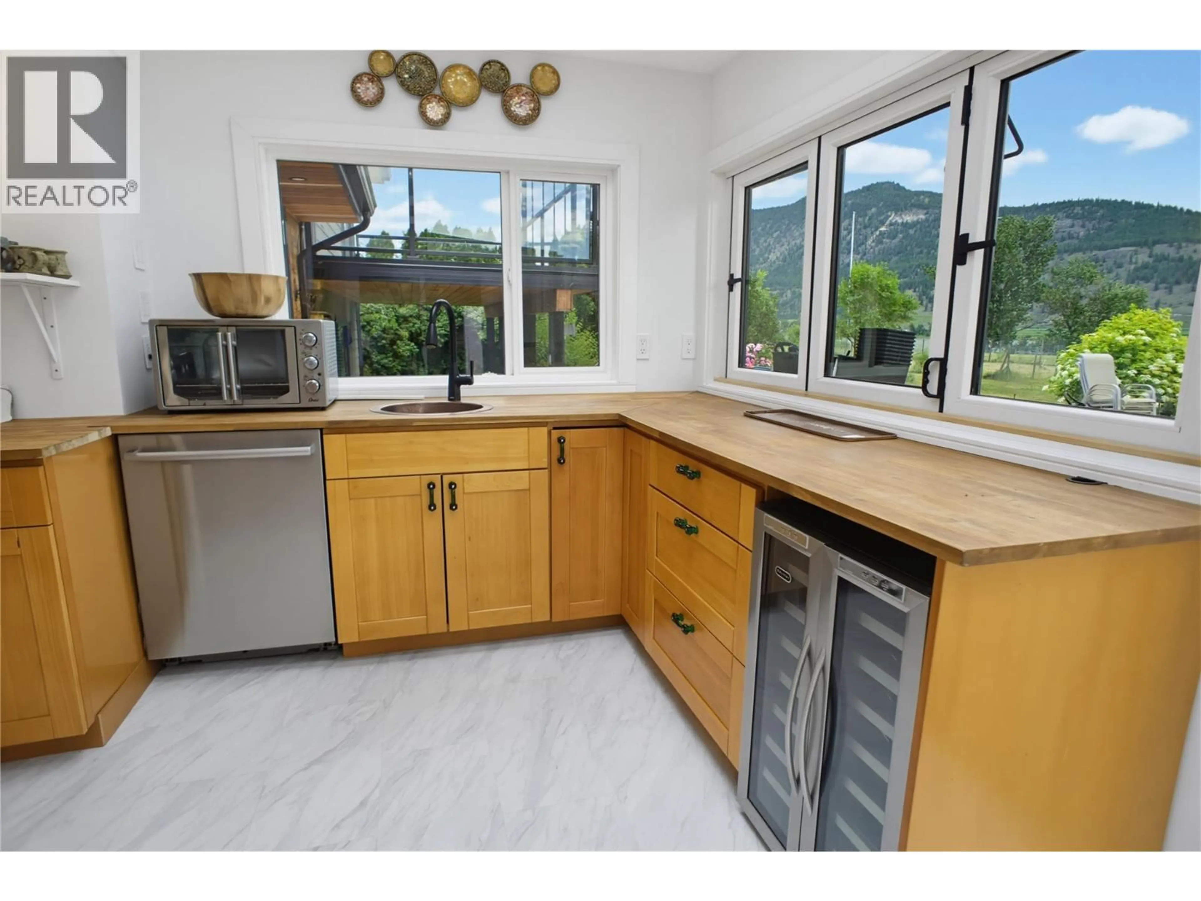 Open concept kitchen, unknown for 8576 WESTSYDE ROAD, Kamloops British Columbia V2B8S3