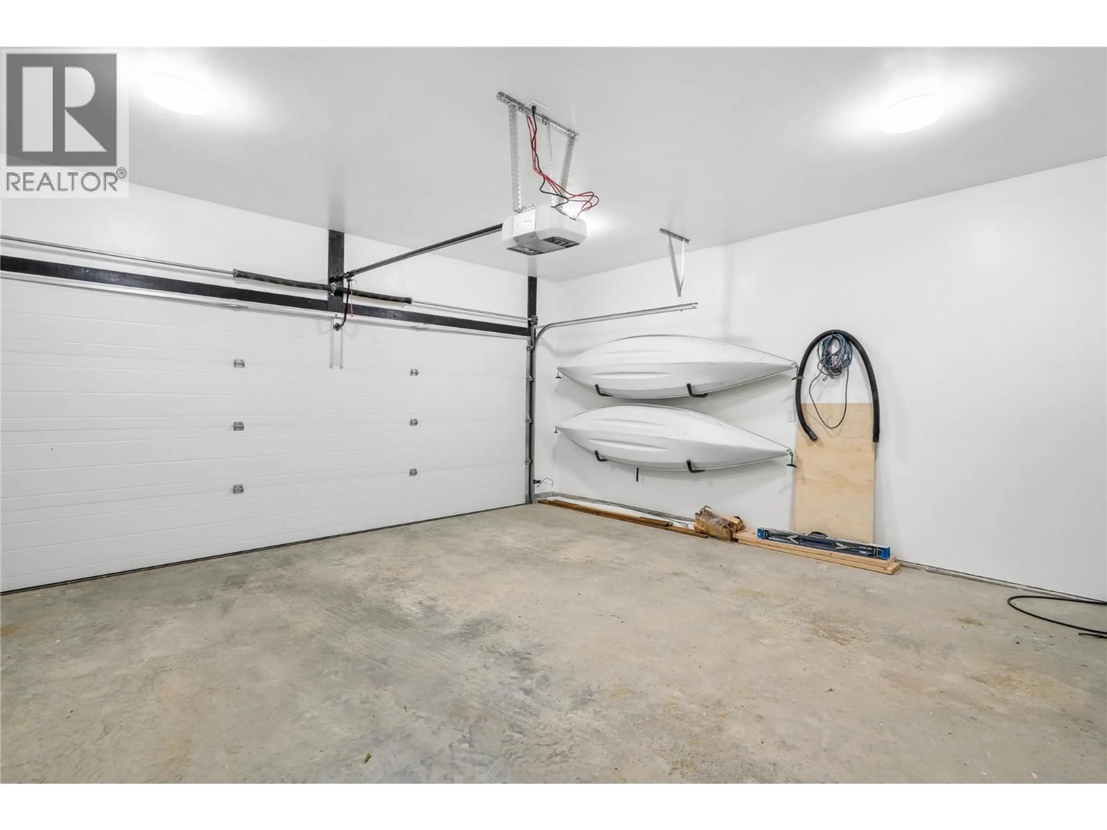 Indoor garage for 3320 PINE RIDGE ROAD, Kimberley British Columbia V1A3L5