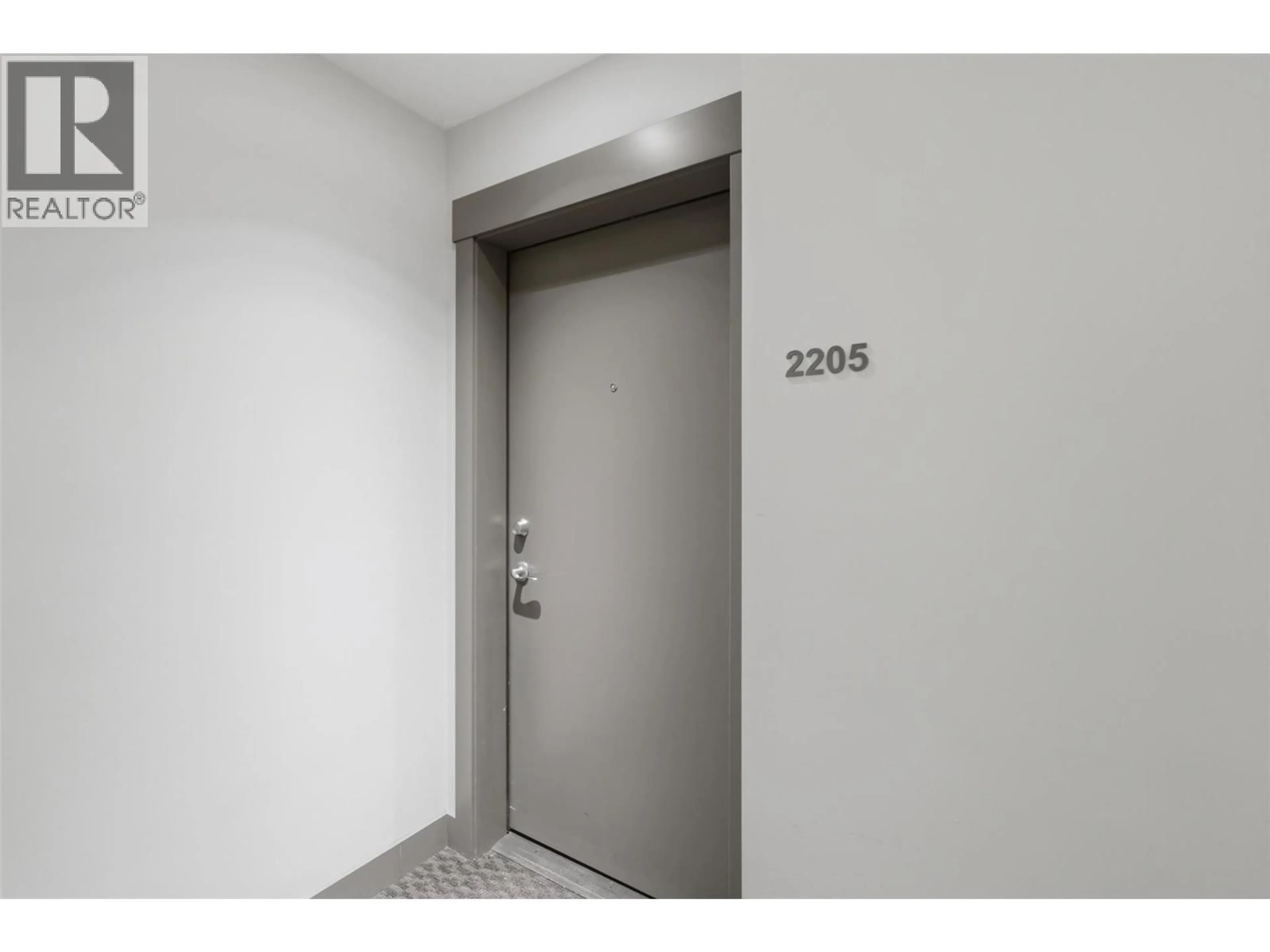 Indoor foyer for 2205 - 1030 TALASA WAY, Kamloops British Columbia V2H0C3