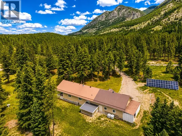 5226 JUNIPER HEIGHTS ROAD, Invermere 5