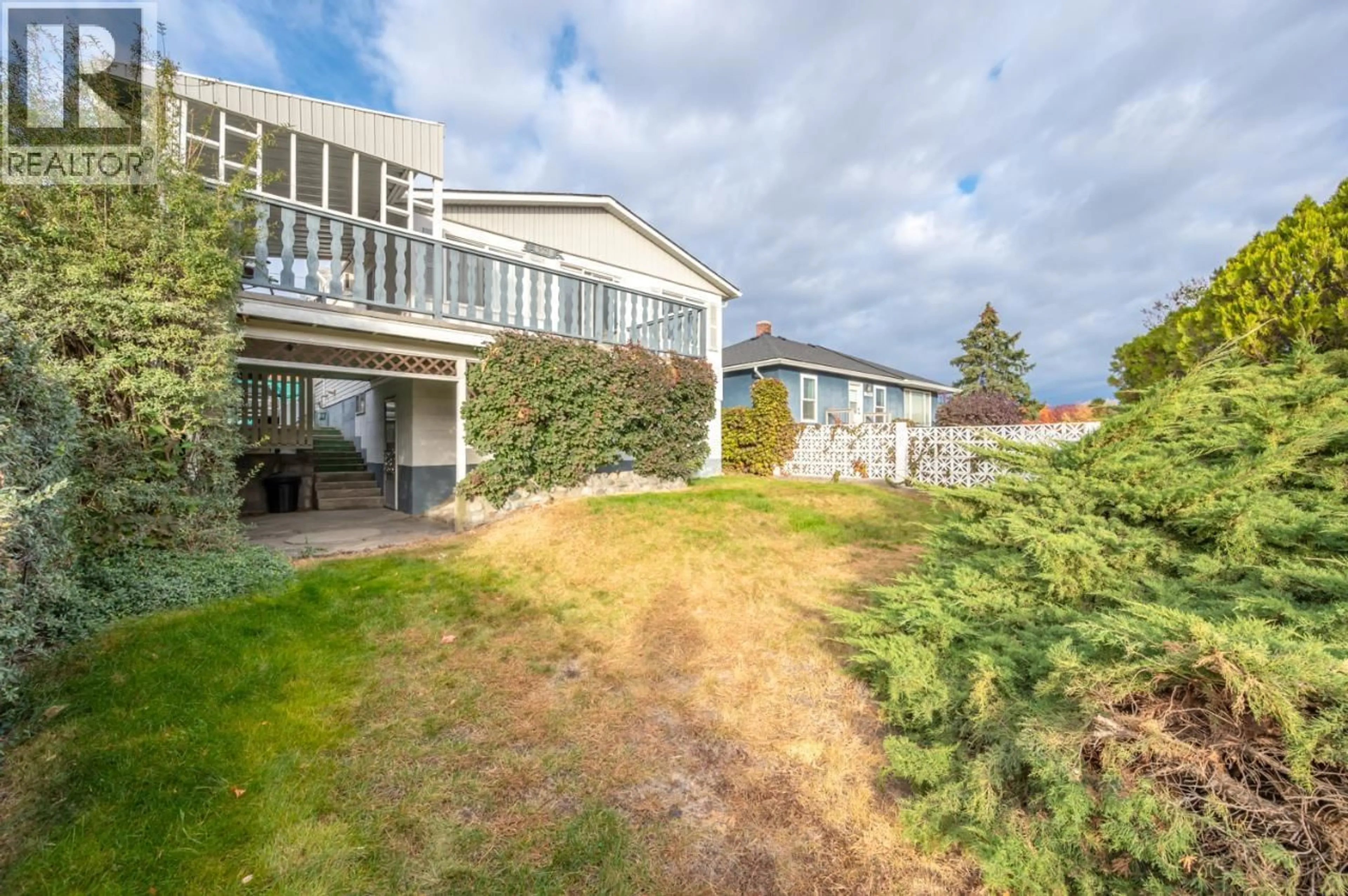 A pic from outside/outdoor area/front of a property/back of a property/a pic from drone, unknown for 6528 MAIN STREET, Oliver British Columbia V0H1T0