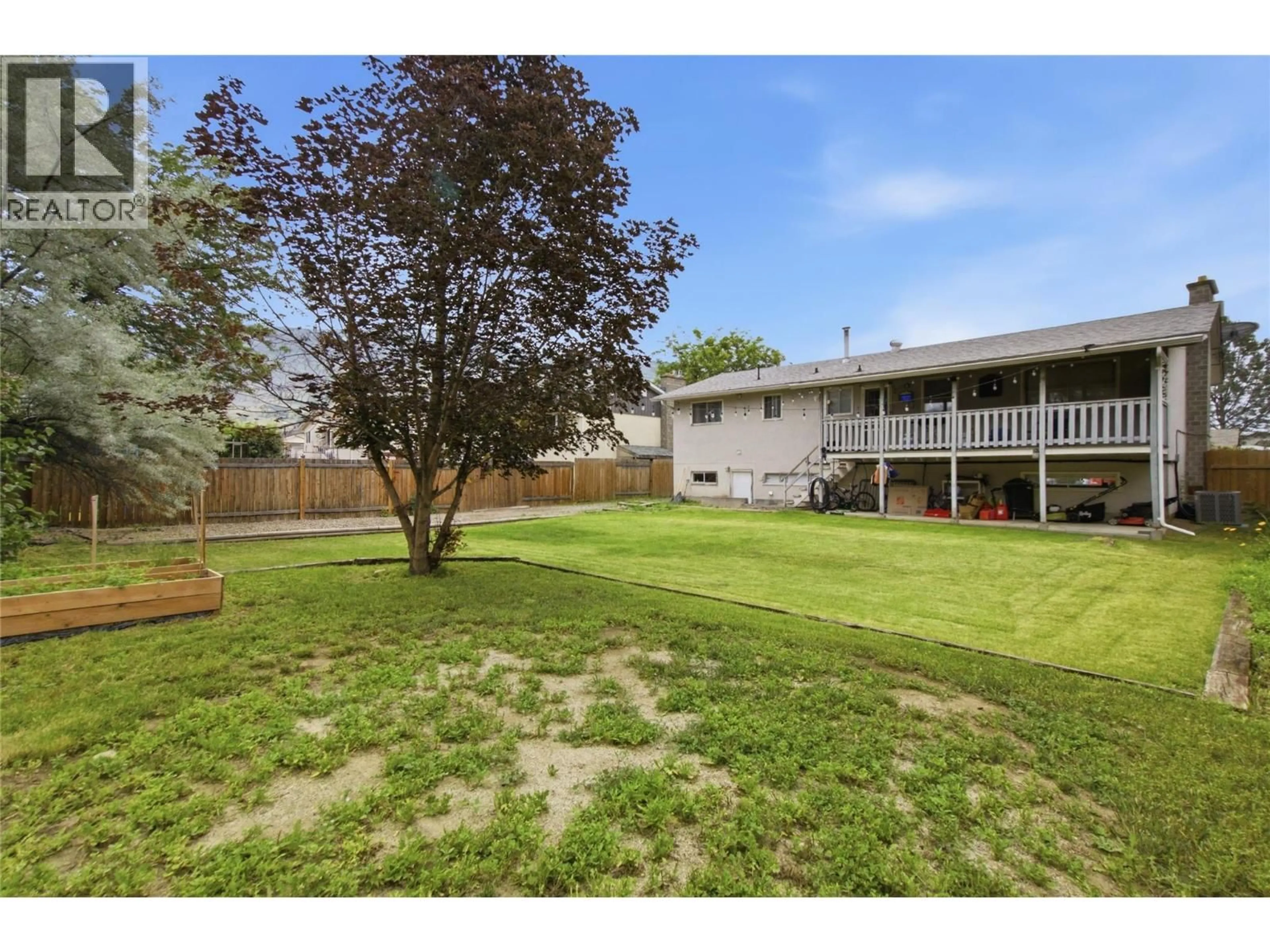 A pic from outside/outdoor area/front of a property/back of a property/a pic from drone, unknown for 872 PUHALLO DRIVE, Kamloops British Columbia V2B6P7