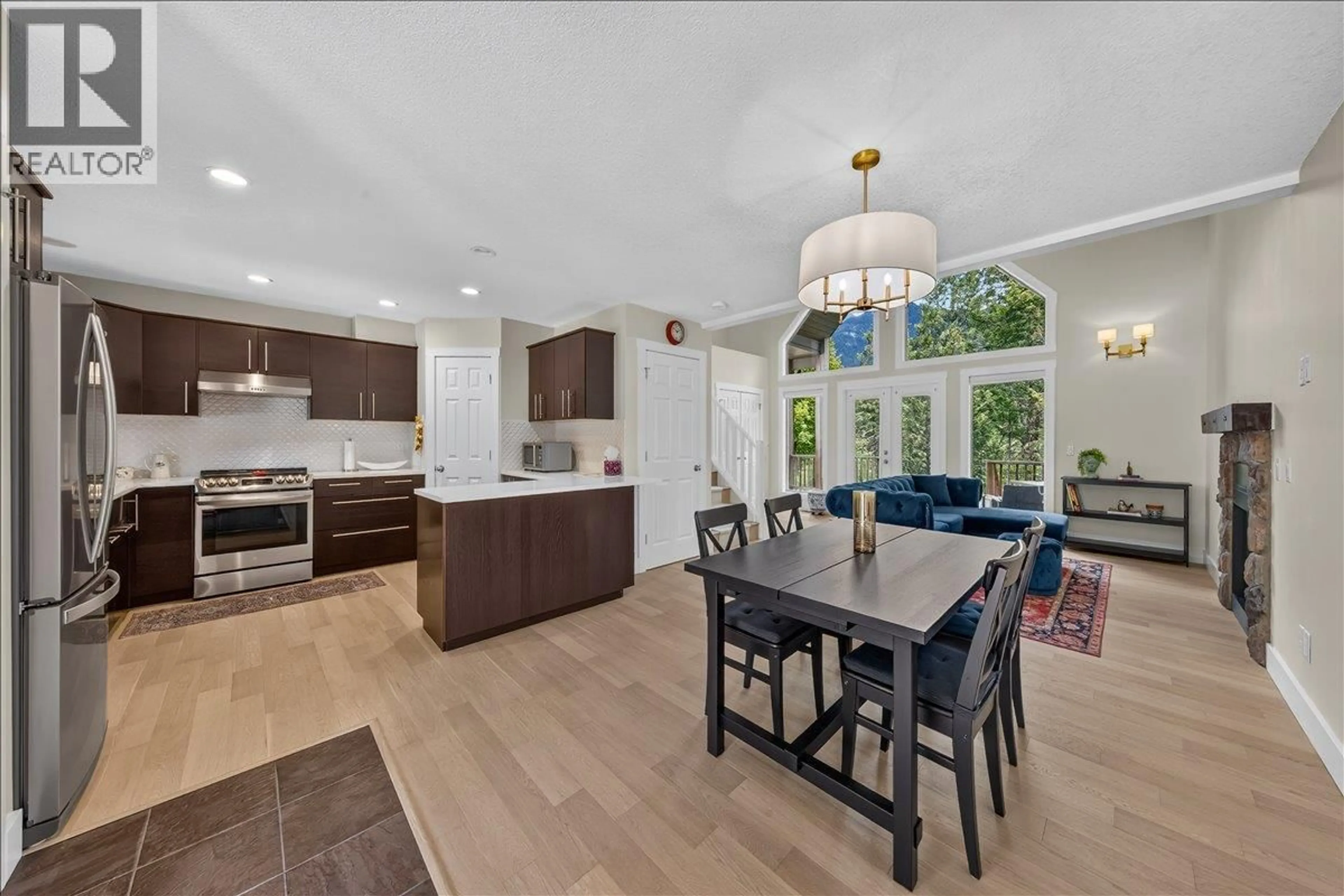 Open concept kitchen, ceramic/tile floor for 71 - 4868 RIVERVIEW DRIVE, Edgewater British Columbia V0A1E0