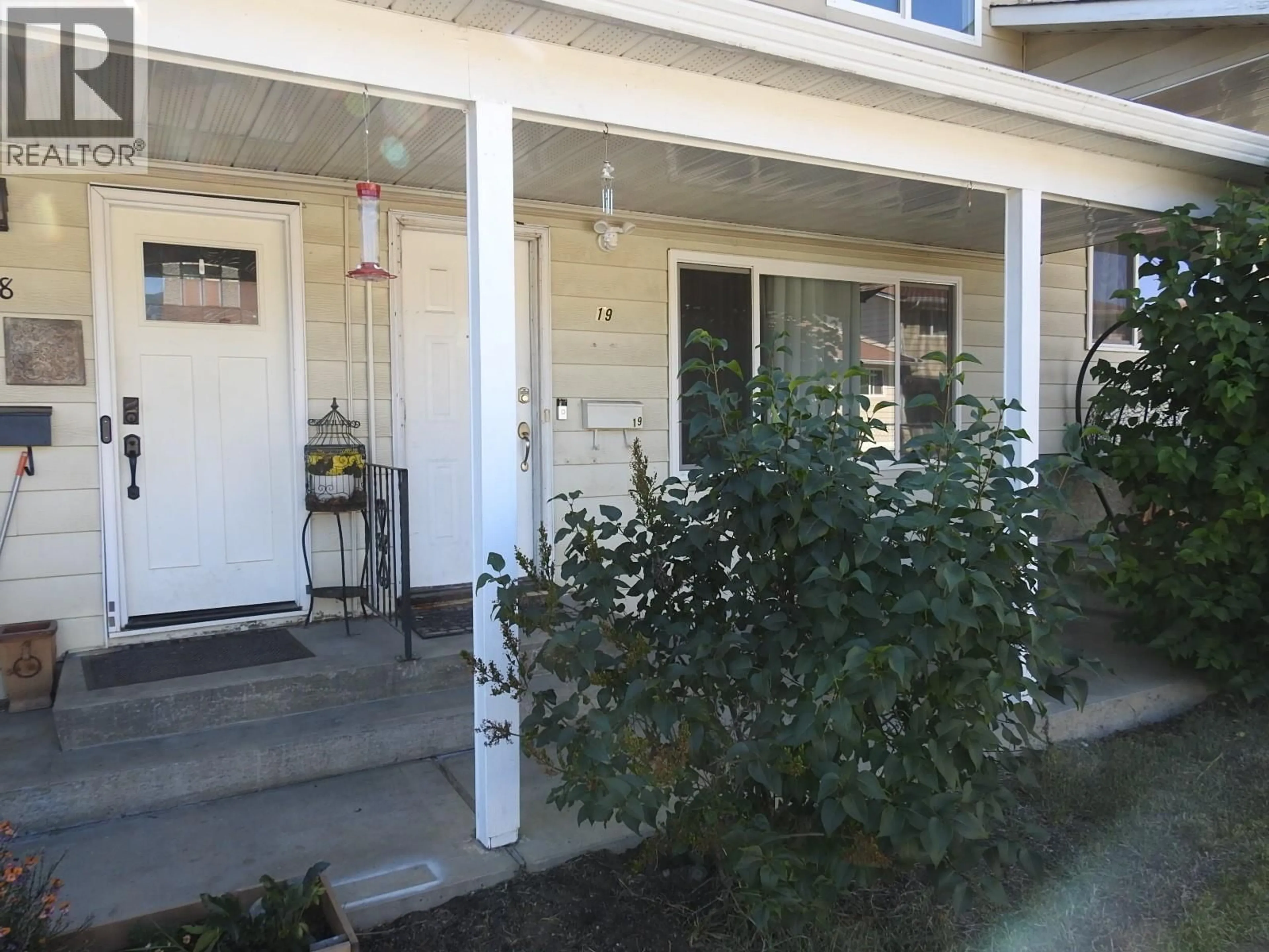 Indoor entryway for 19 - 3807 32 AVENUE, Vernon British Columbia V1T2N2
