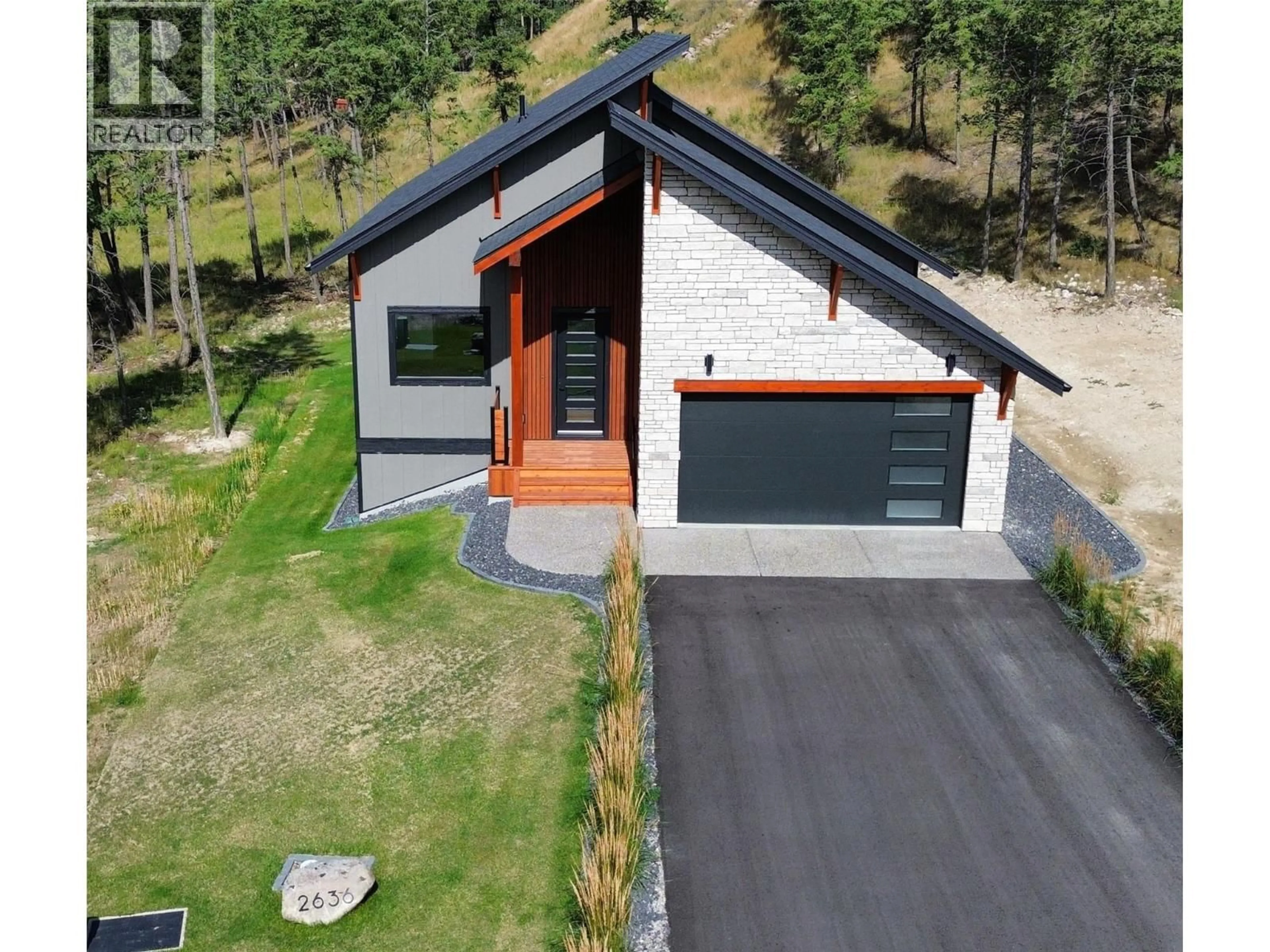 A pic from outside/outdoor area/front of a property/back of a property/a pic from drone, unknown for 2636 TAYNTON TRAIL, Invermere British Columbia V0A1K6