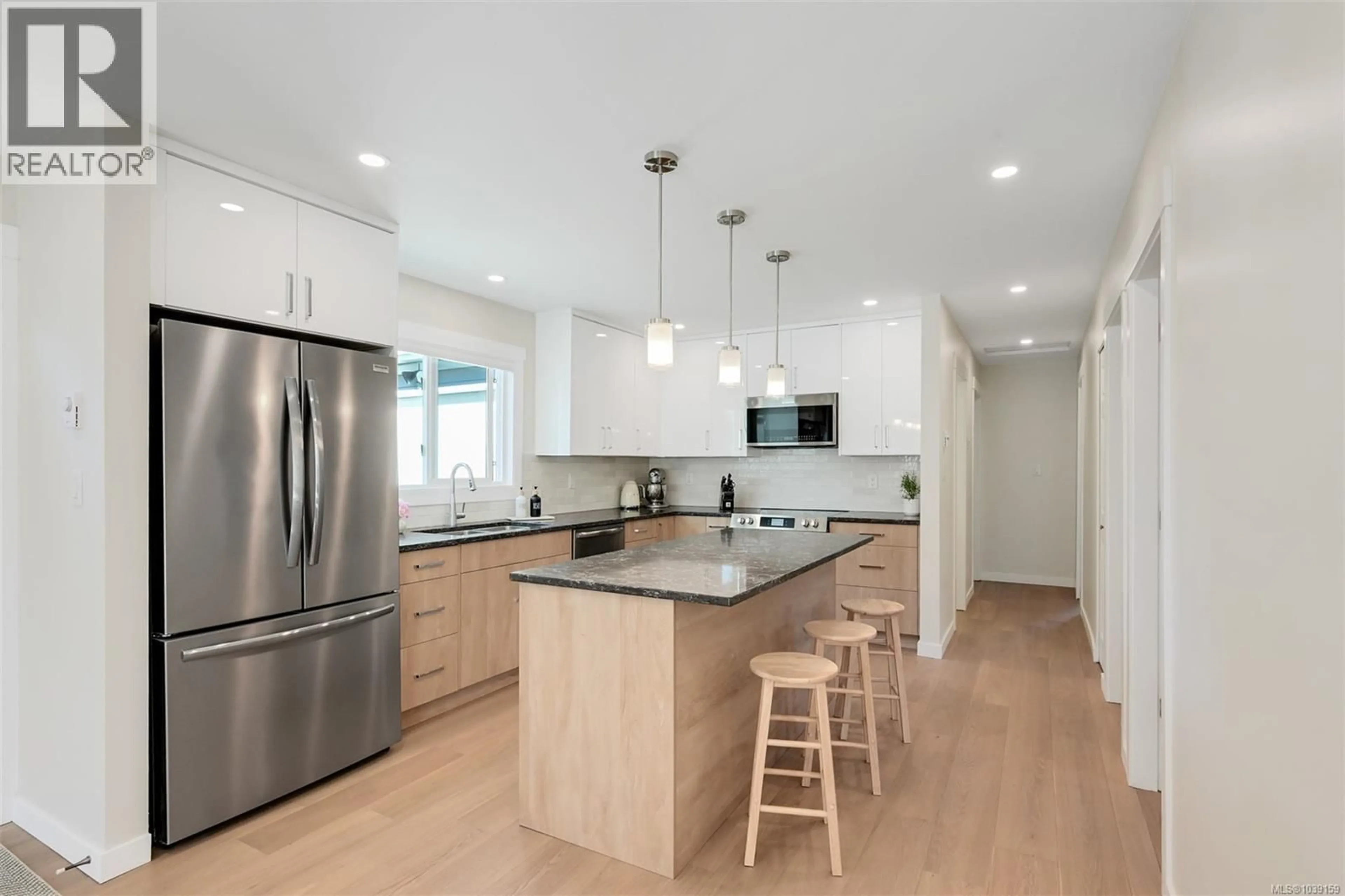 Open concept kitchen, unknown for 9598 EPCO DRIVE, Sidney British Columbia V8L2T2