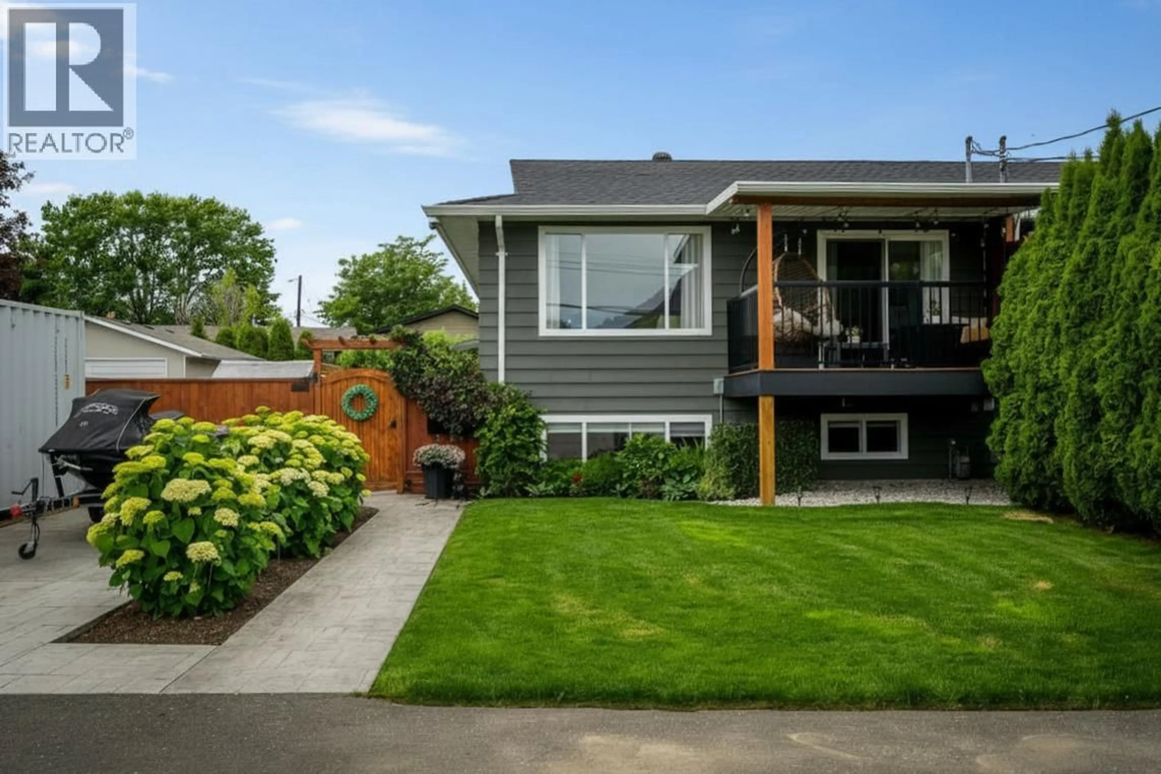 Home with vinyl exterior material, street for 149 PARLOW ROAD, Kamloops British Columbia V2C4Z9