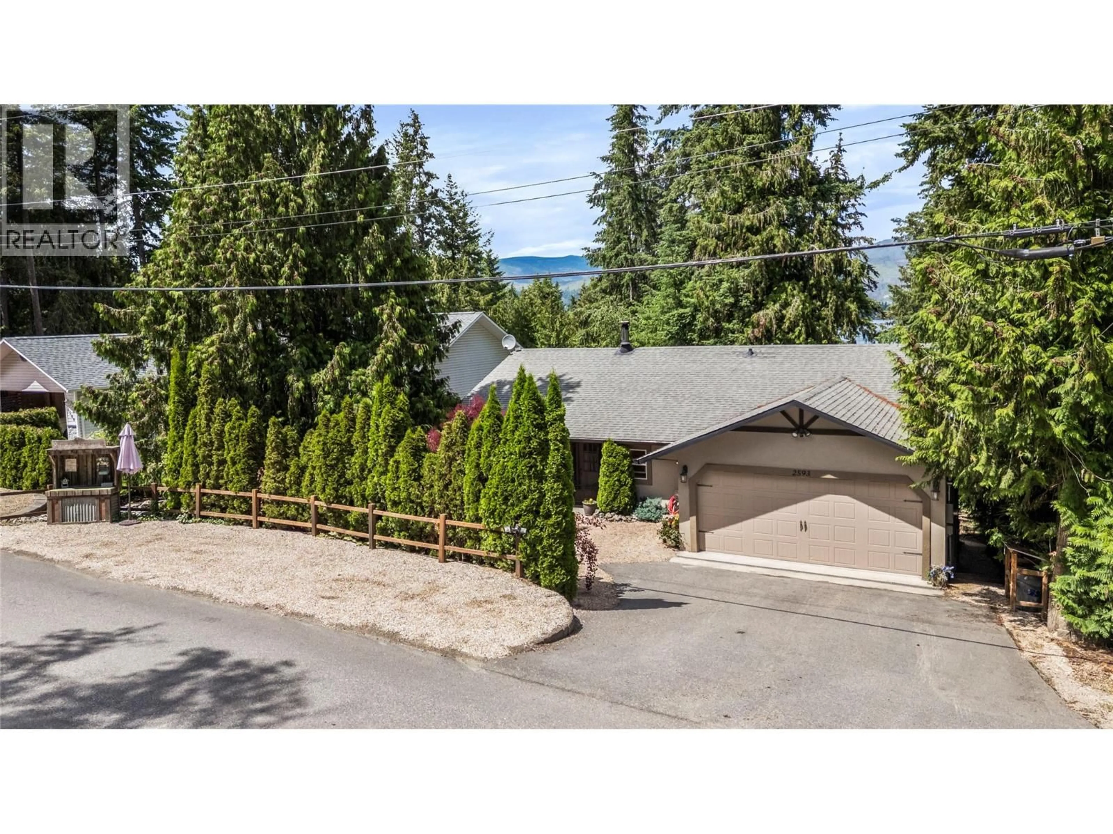A pic from outside/outdoor area/front of a property/back of a property/a pic from drone, unknown for 2593 CENTENNIAL DRIVE, Blind Bay British Columbia V0E1H1