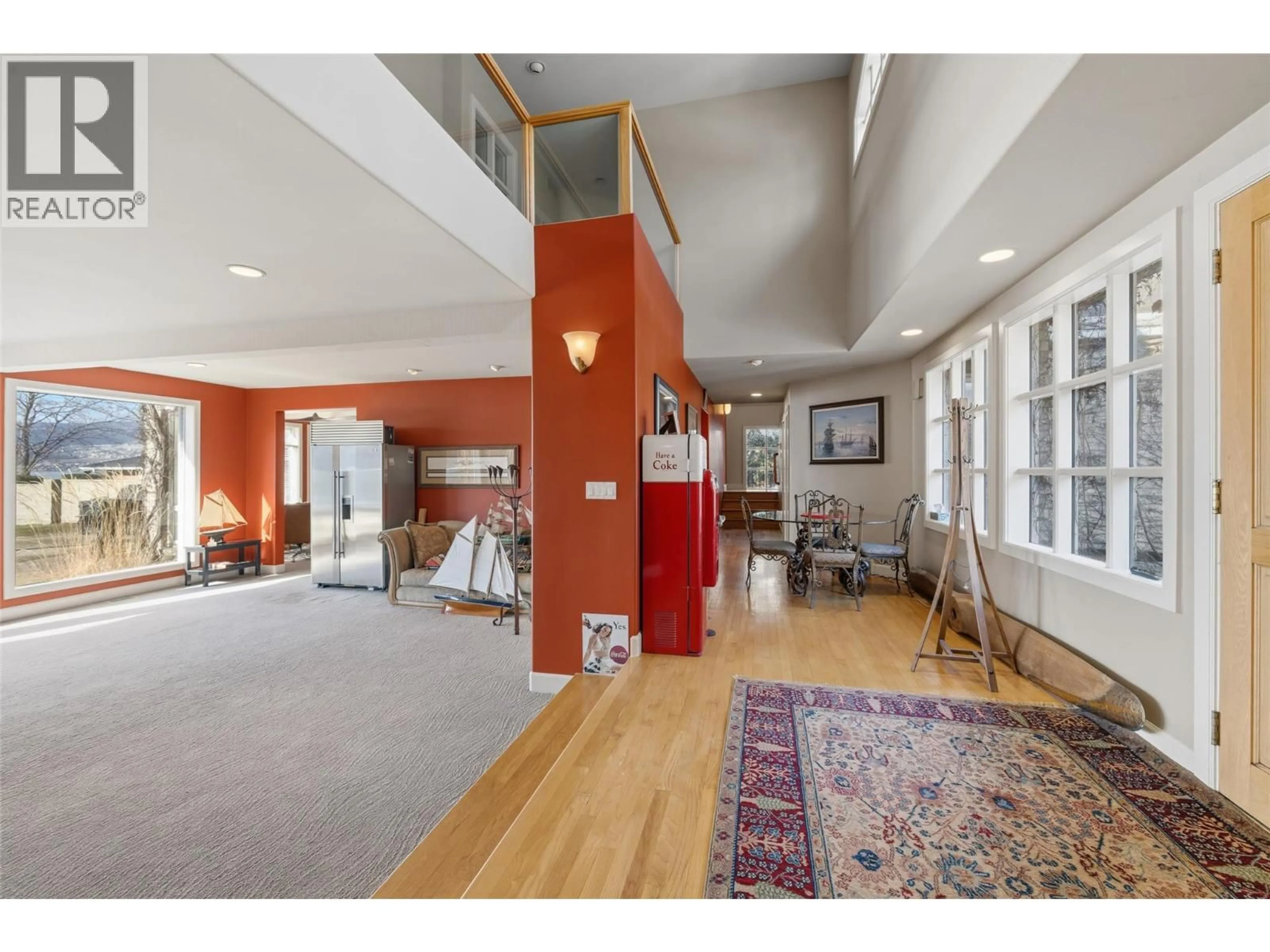 Indoor foyer for 4614 FULLER ROAD, Kelowna British Columbia V1W1Z7