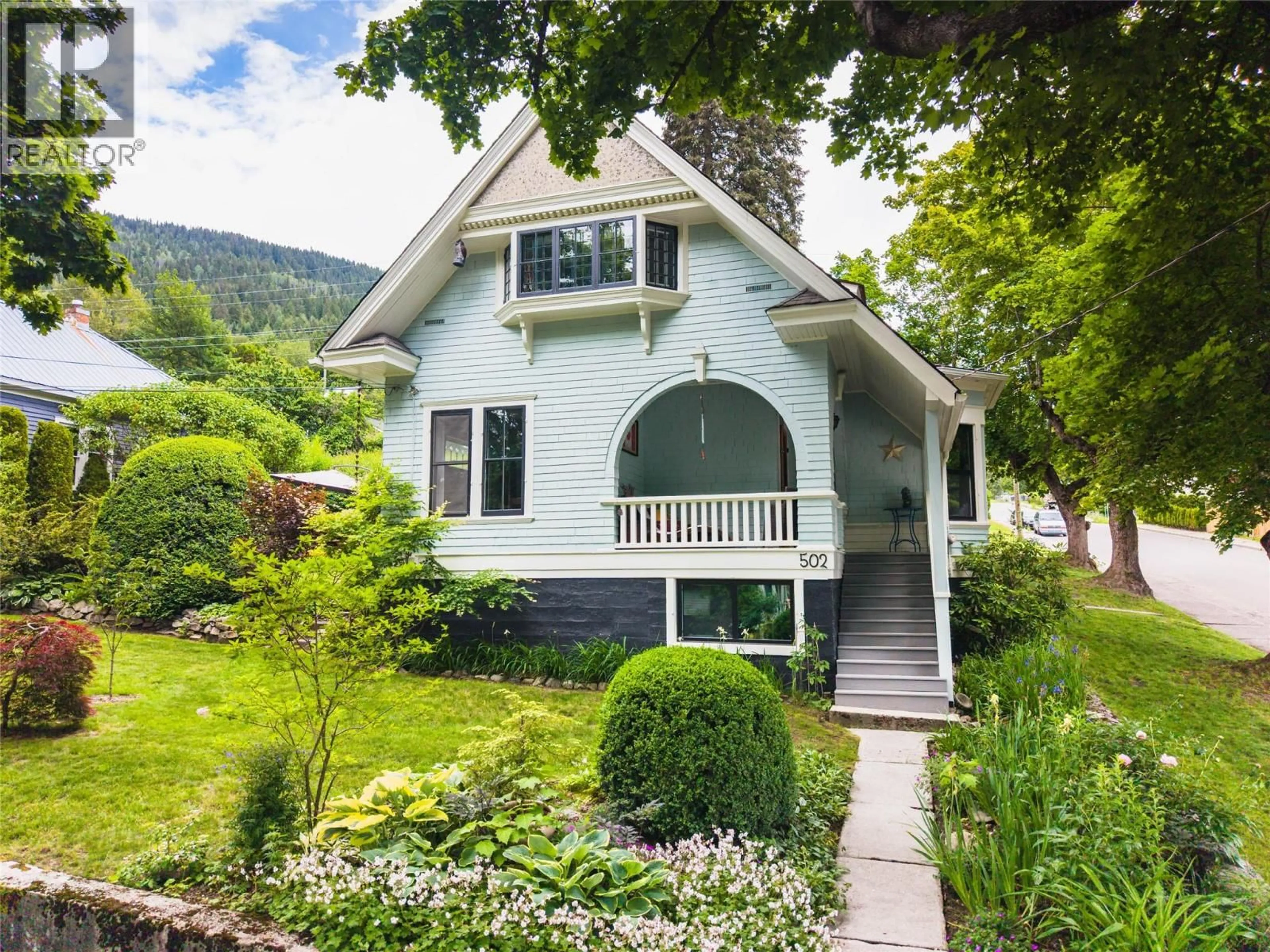 Home with vinyl exterior material, street for 502 HOUSTON STREET, Nelson British Columbia V1L5H7