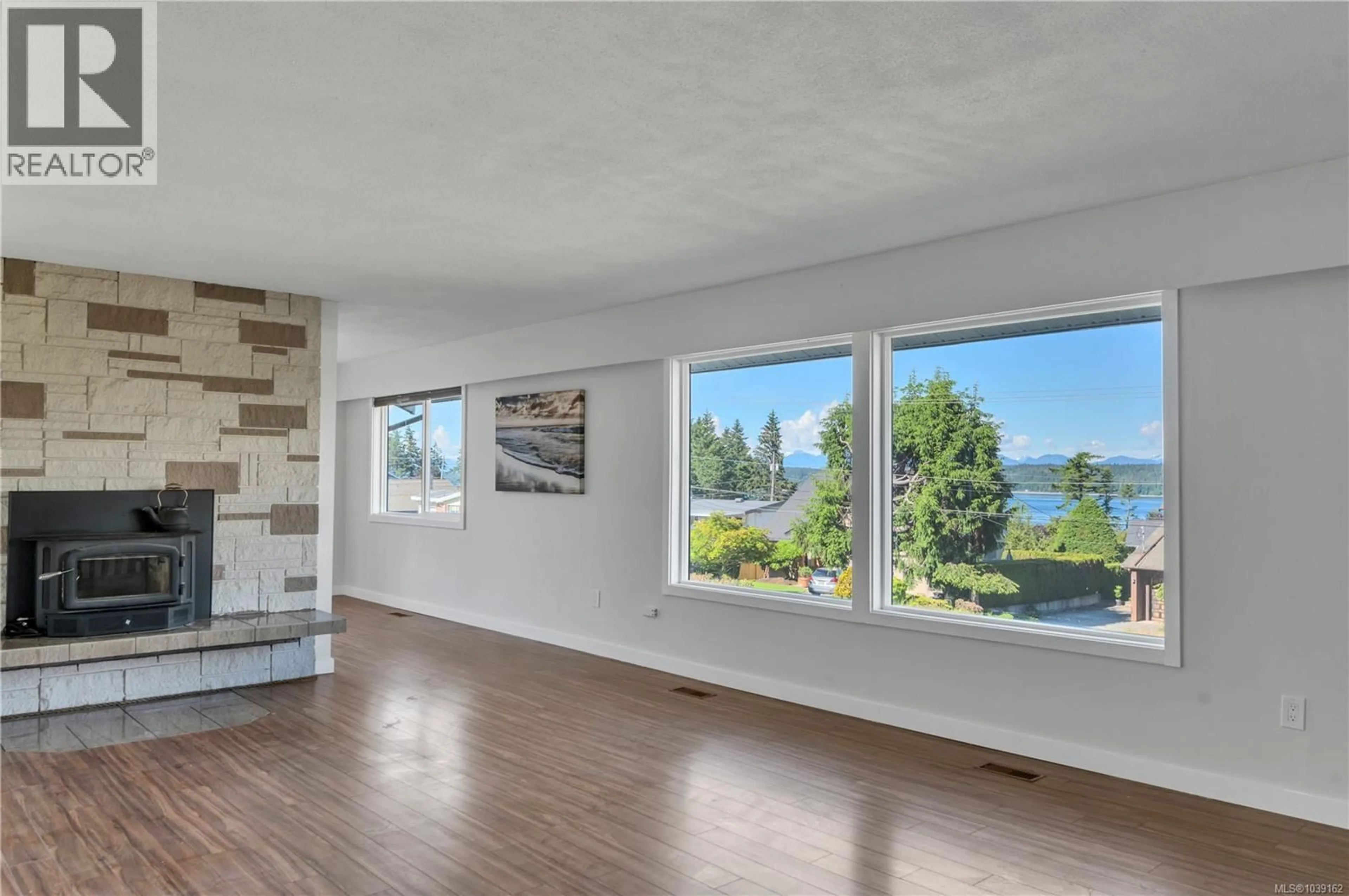 A pic of a room for 1048 GALERNO ROAD, Campbell River British Columbia V9W1J3