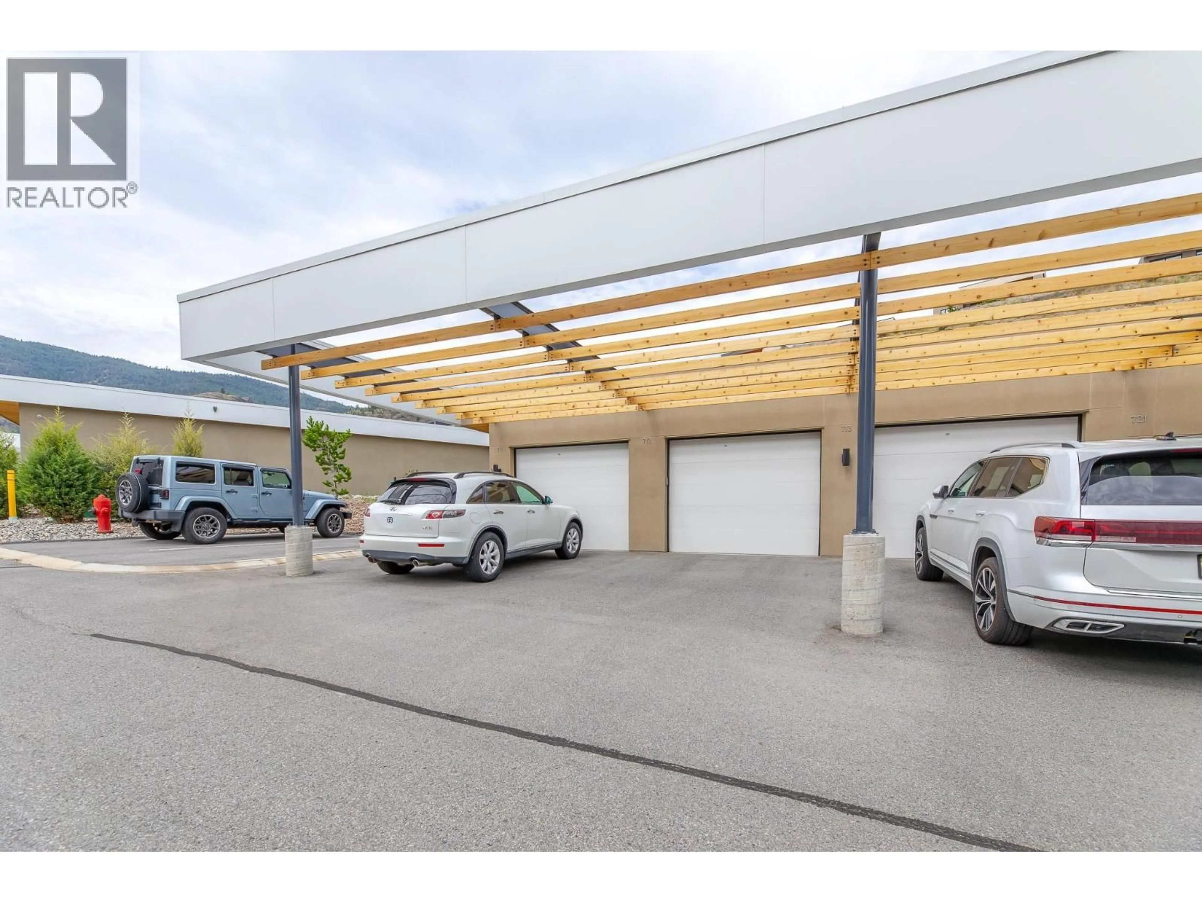 Indoor garage for 712 - 700 VISTA PARK, Penticton British Columbia V2A0B2