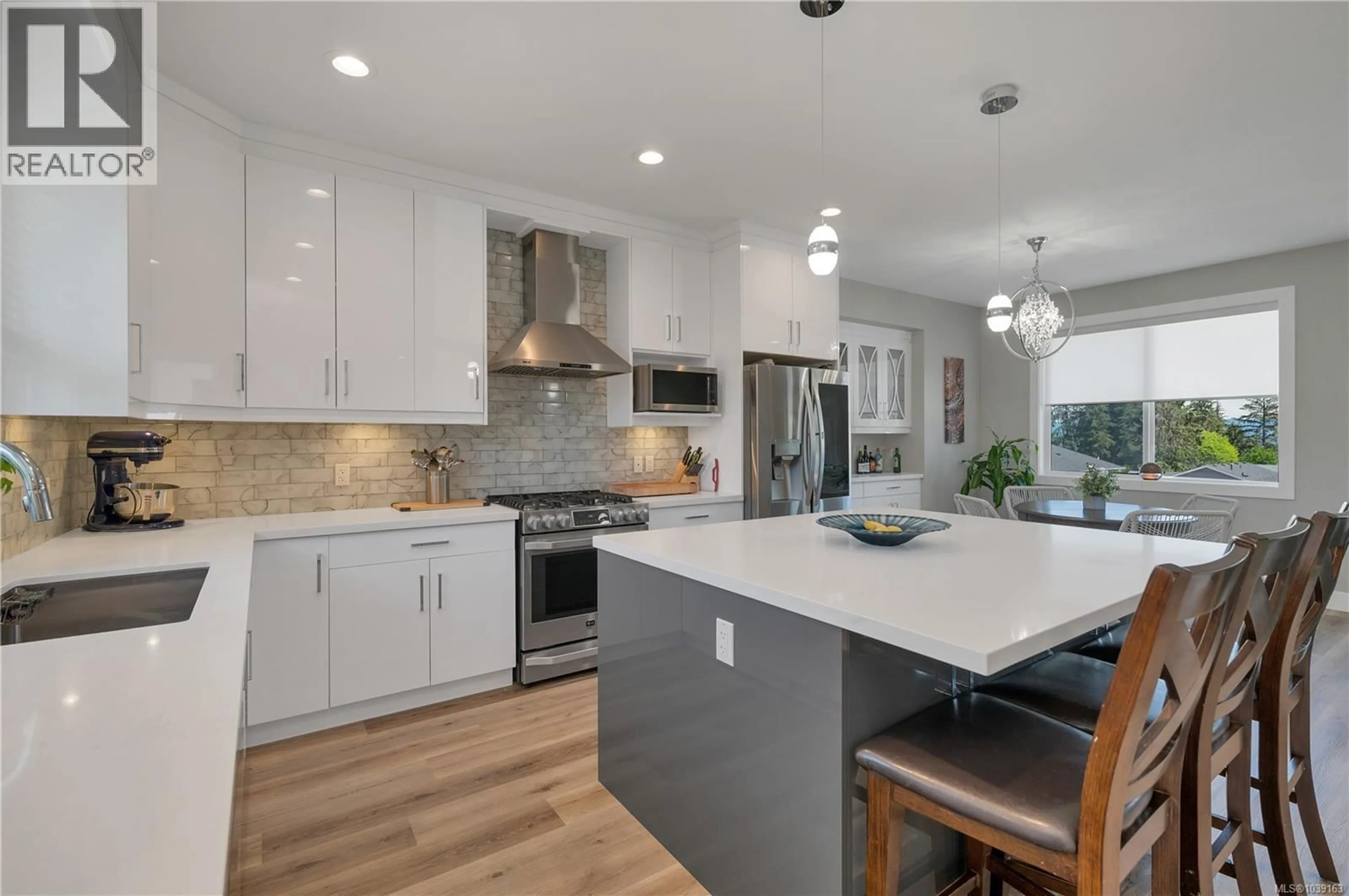 Open concept kitchen, unknown for 2400 PENFIELD ROAD, Campbell River British Columbia V9W0E6