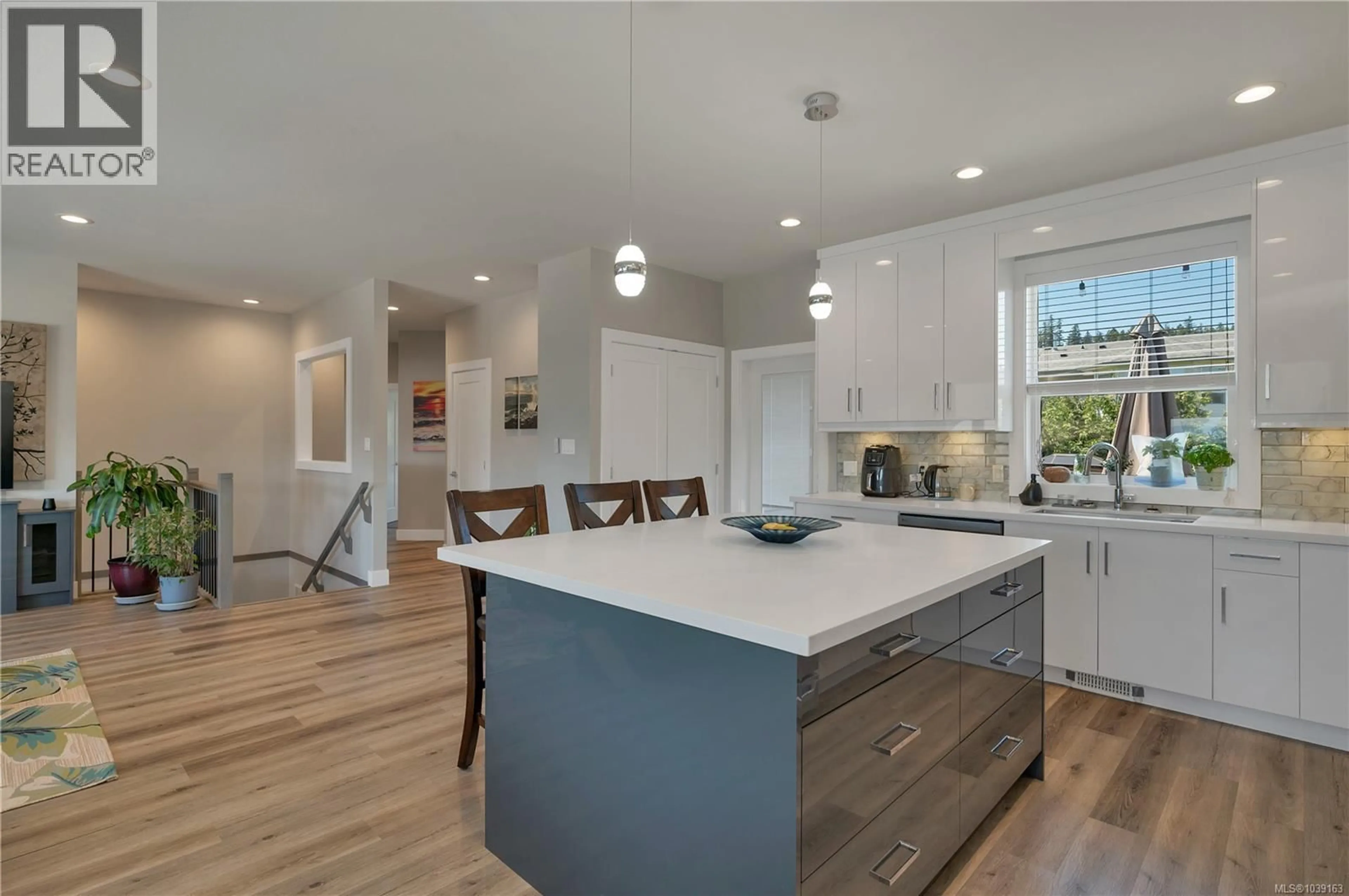 Open concept kitchen, unknown for 2400 PENFIELD ROAD, Campbell River British Columbia V9W0E6